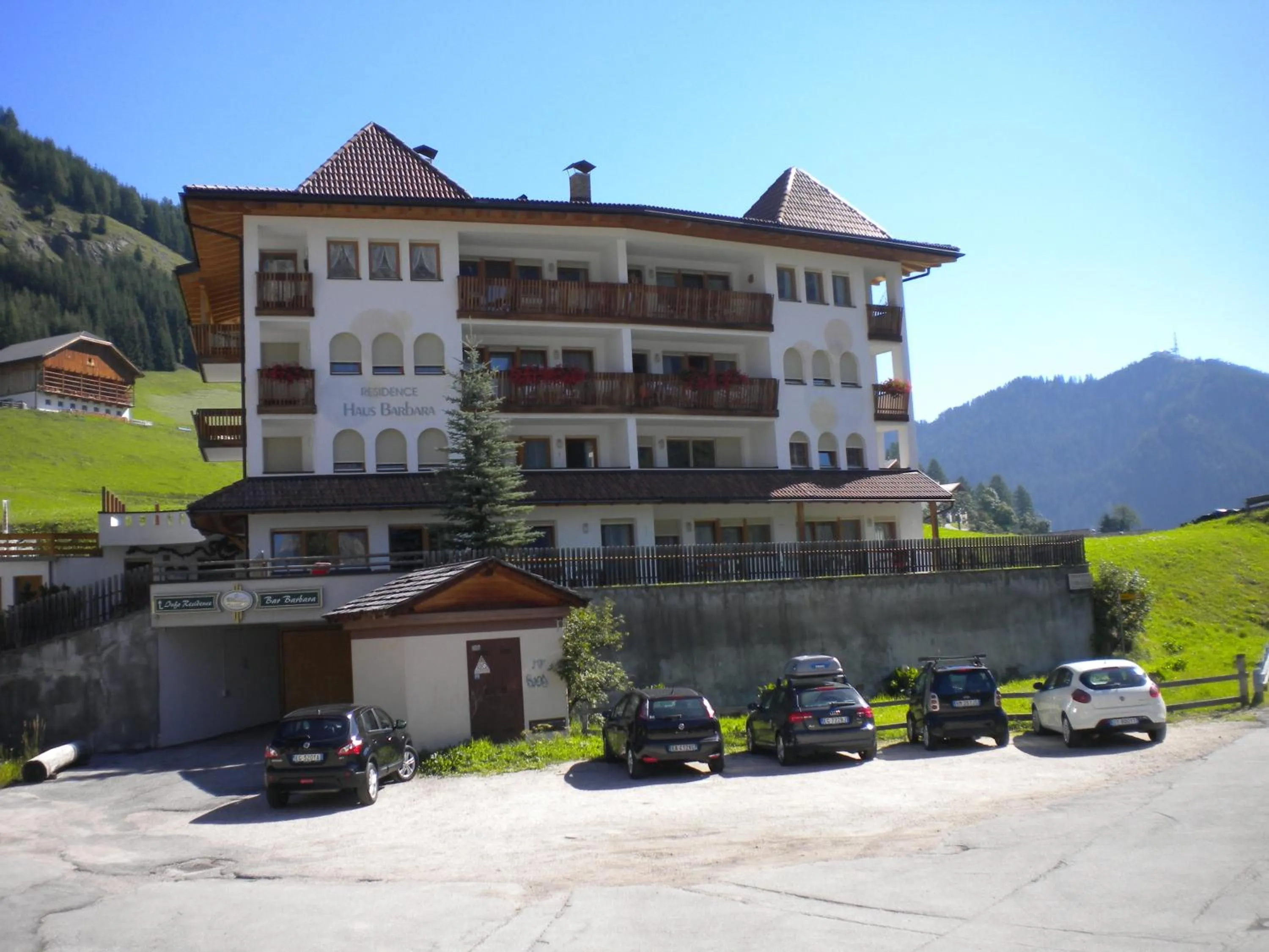 Facade/entrance in Residence Barbara