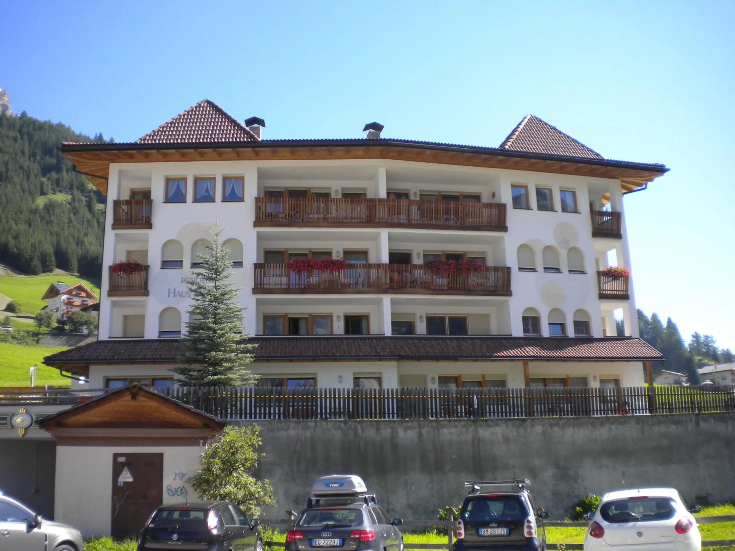 Facade/entrance in Residence Barbara