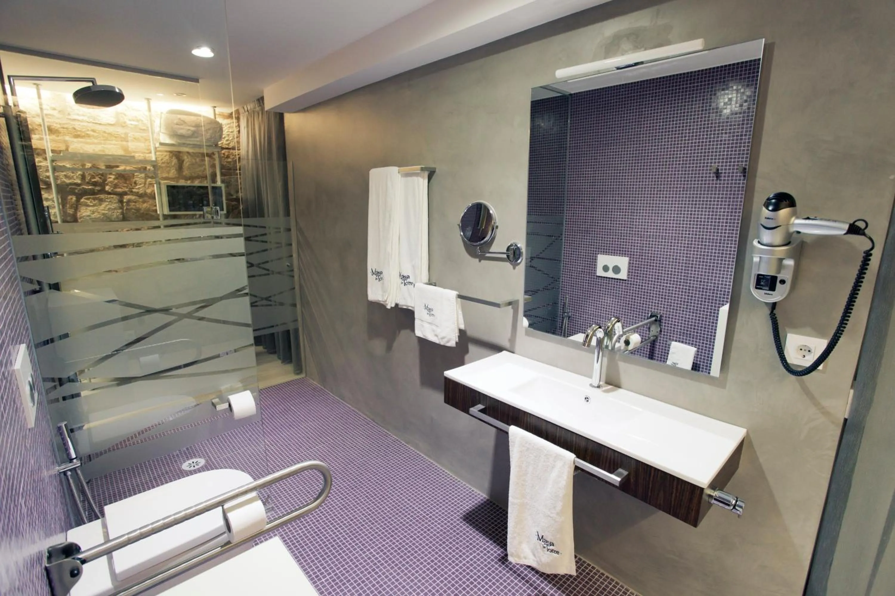 Bathroom in Hotel Restaurante Masía la Torre