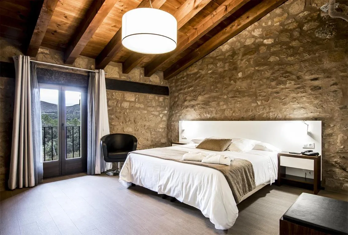 Bed in Hotel Restaurante Masía la Torre