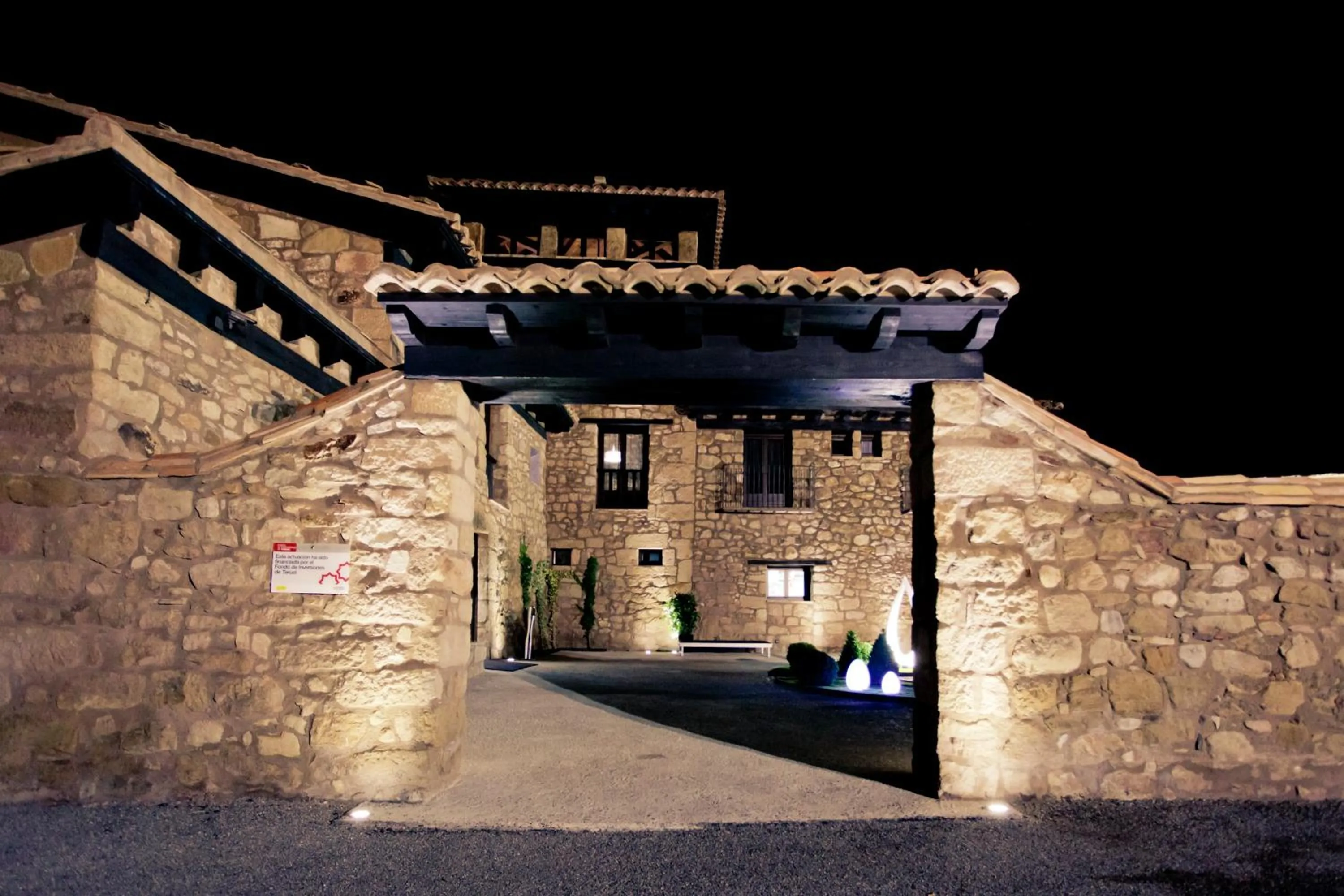 Property building in Hotel Restaurante Masía la Torre