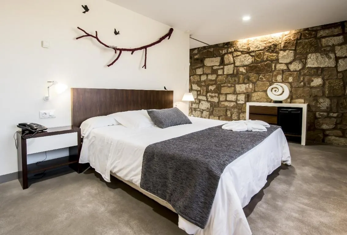 Bed in Hotel Restaurante Masía la Torre