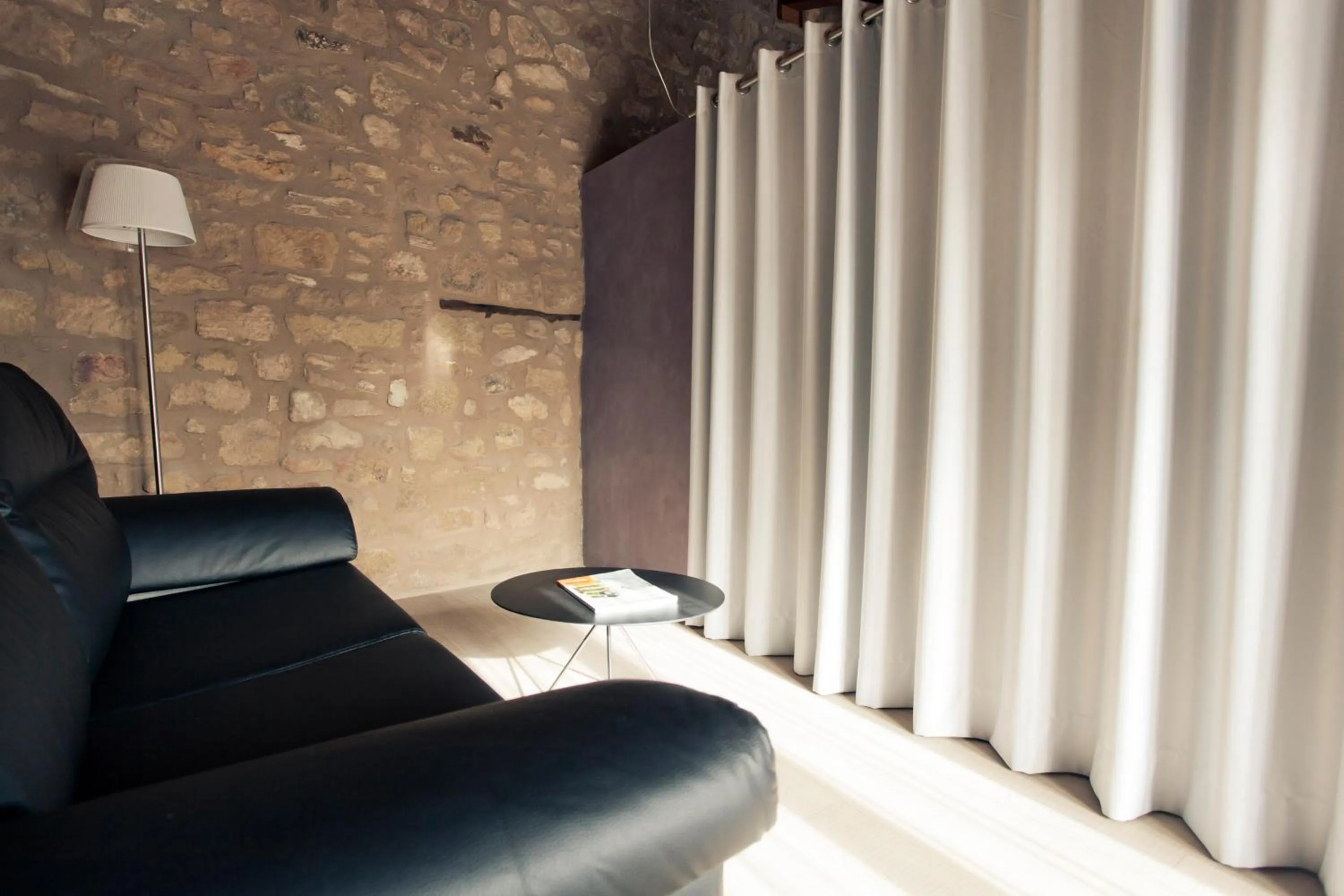 Seating area in Hotel Restaurante Masía la Torre