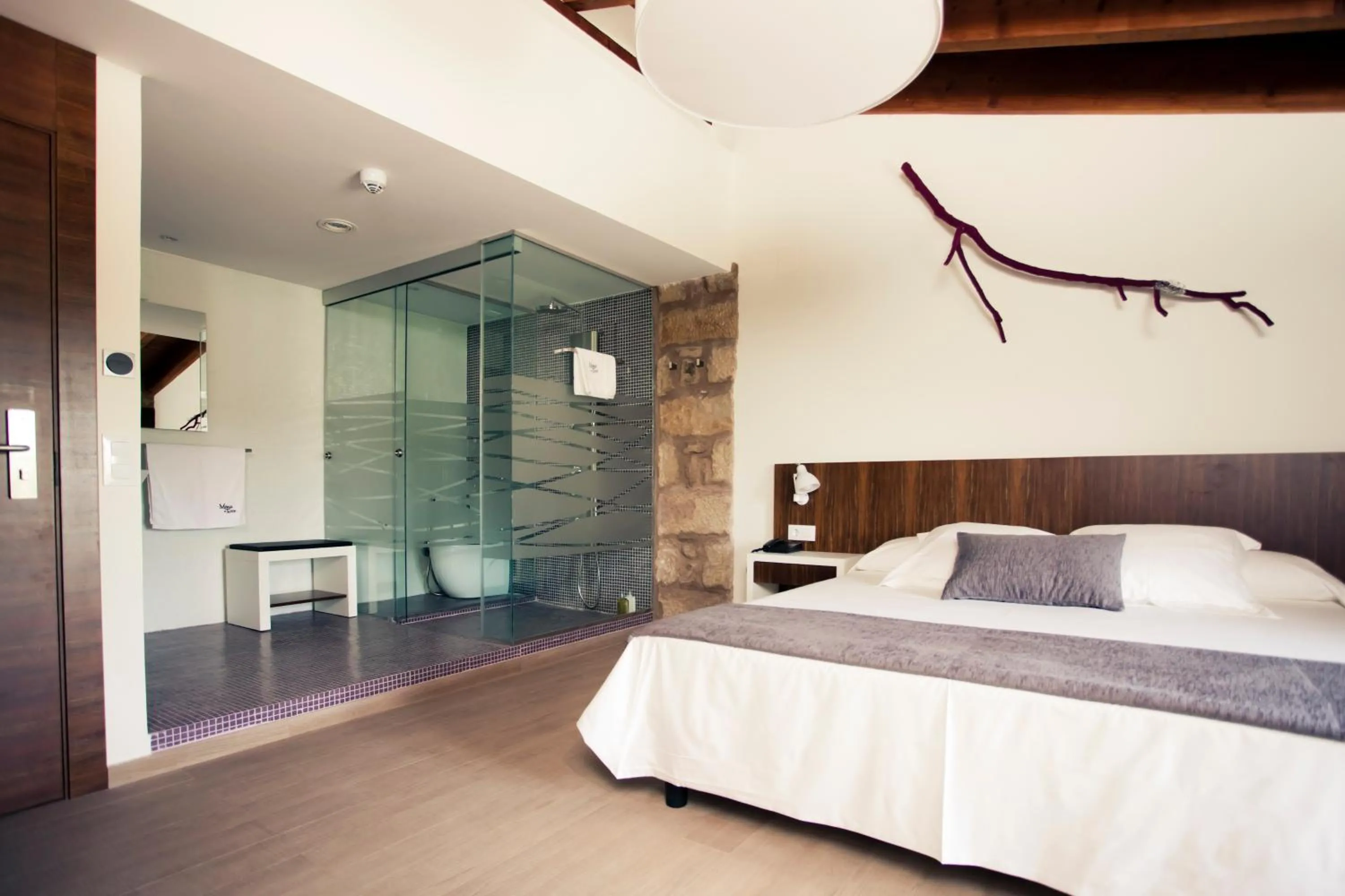 Photo of the whole room, Bed in Hotel Restaurante Masía la Torre