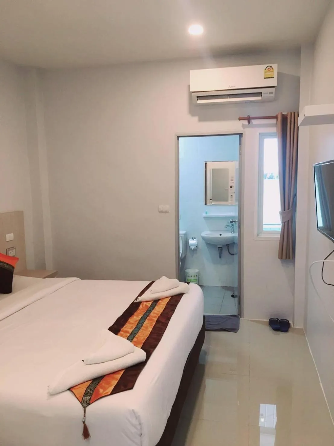 Bathroom, Bed in Chiangmun Boutique