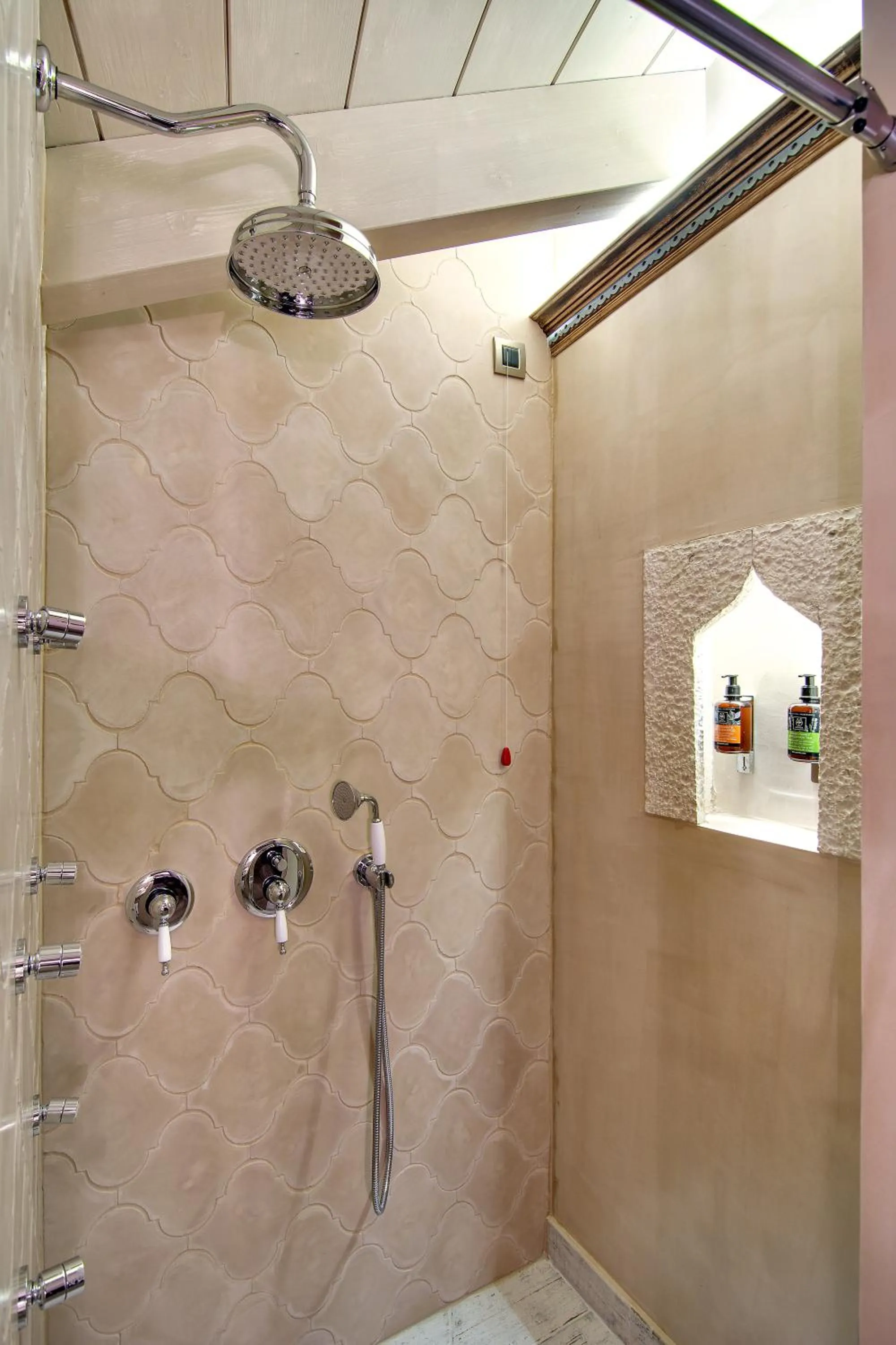 Shower in KAMARES Historic Boutique Hotel & Spa