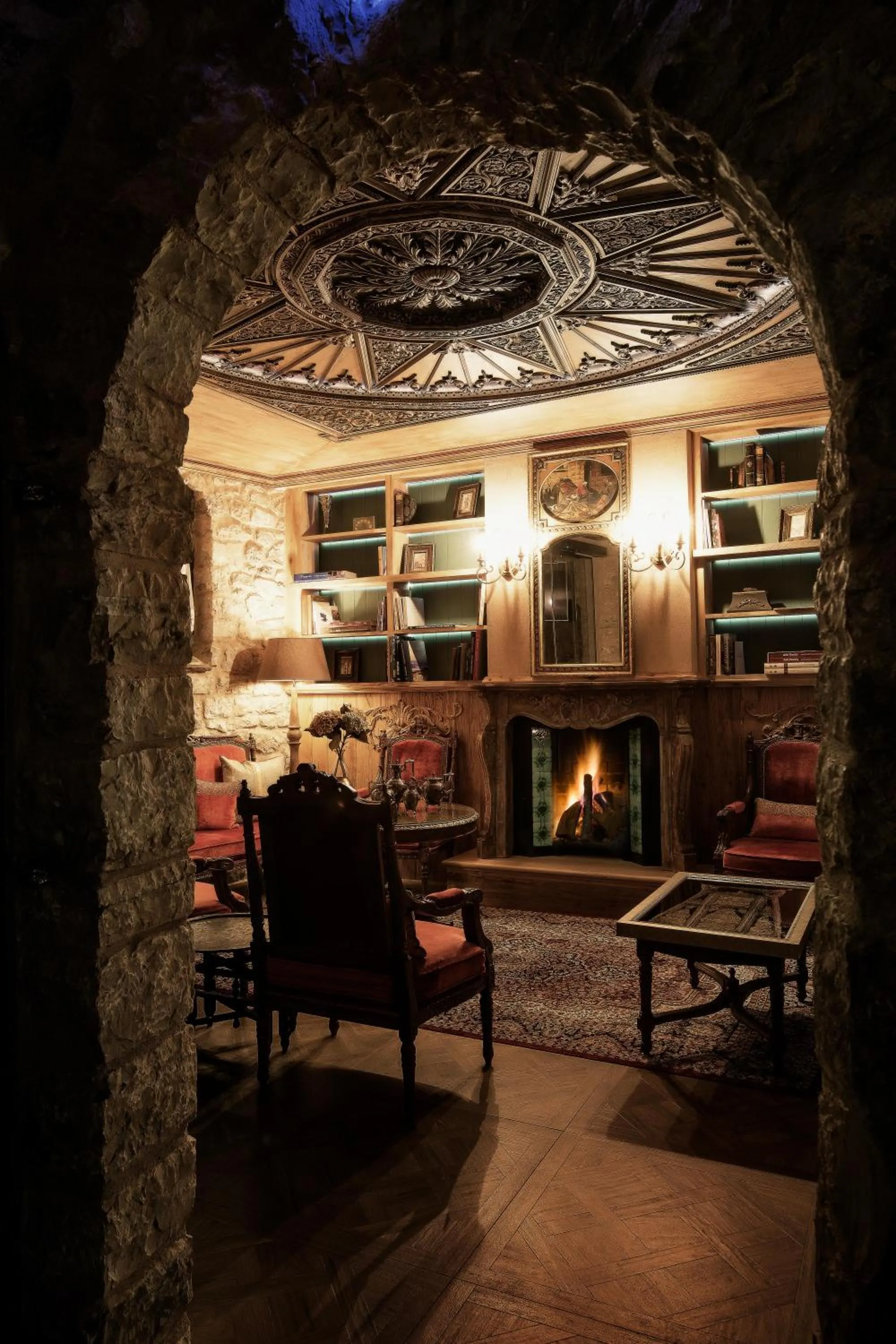 Communal lounge/ TV room in KAMARES Historic Boutique Hotel & Spa