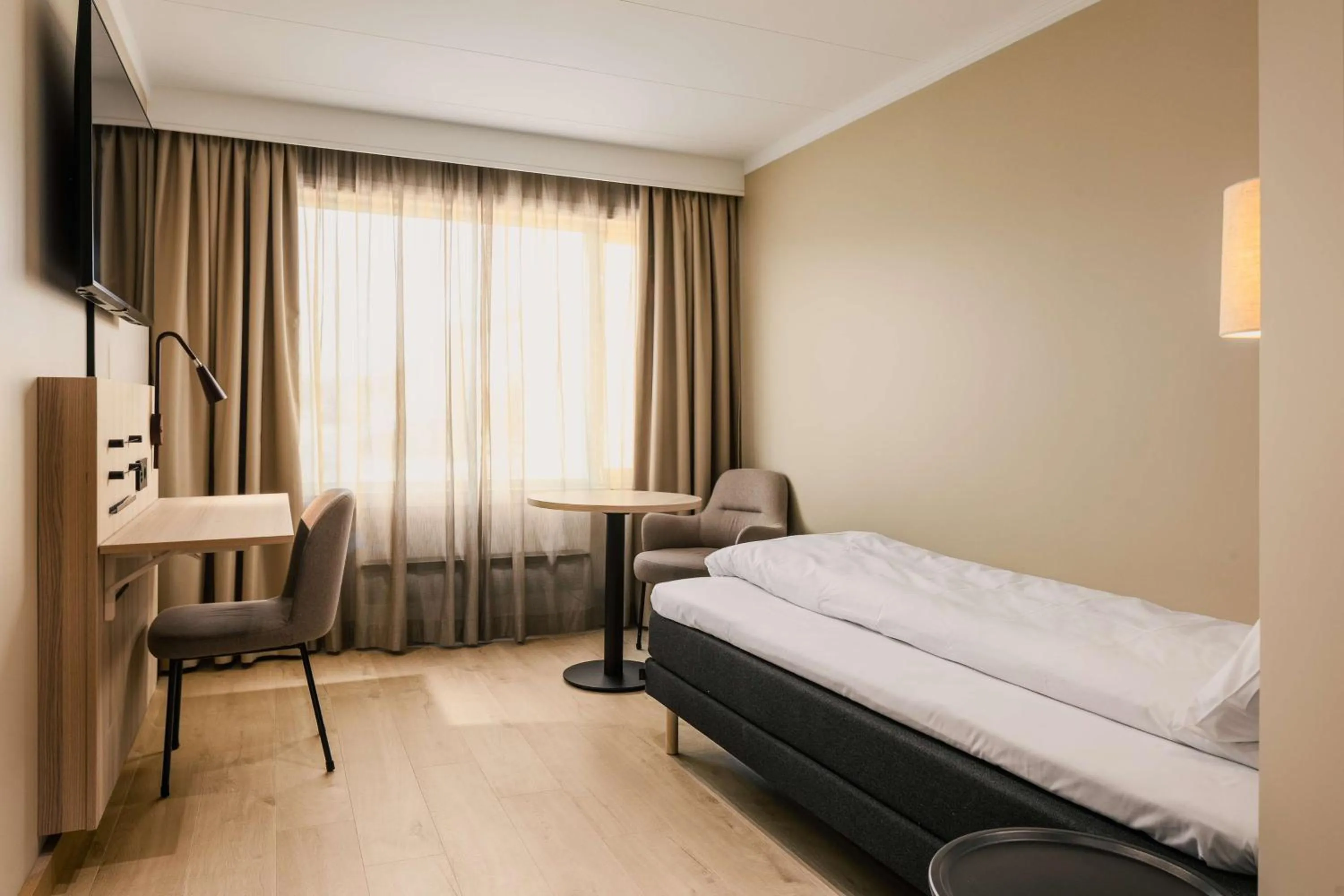 Bedroom, Bed in Scandic Gardermoen