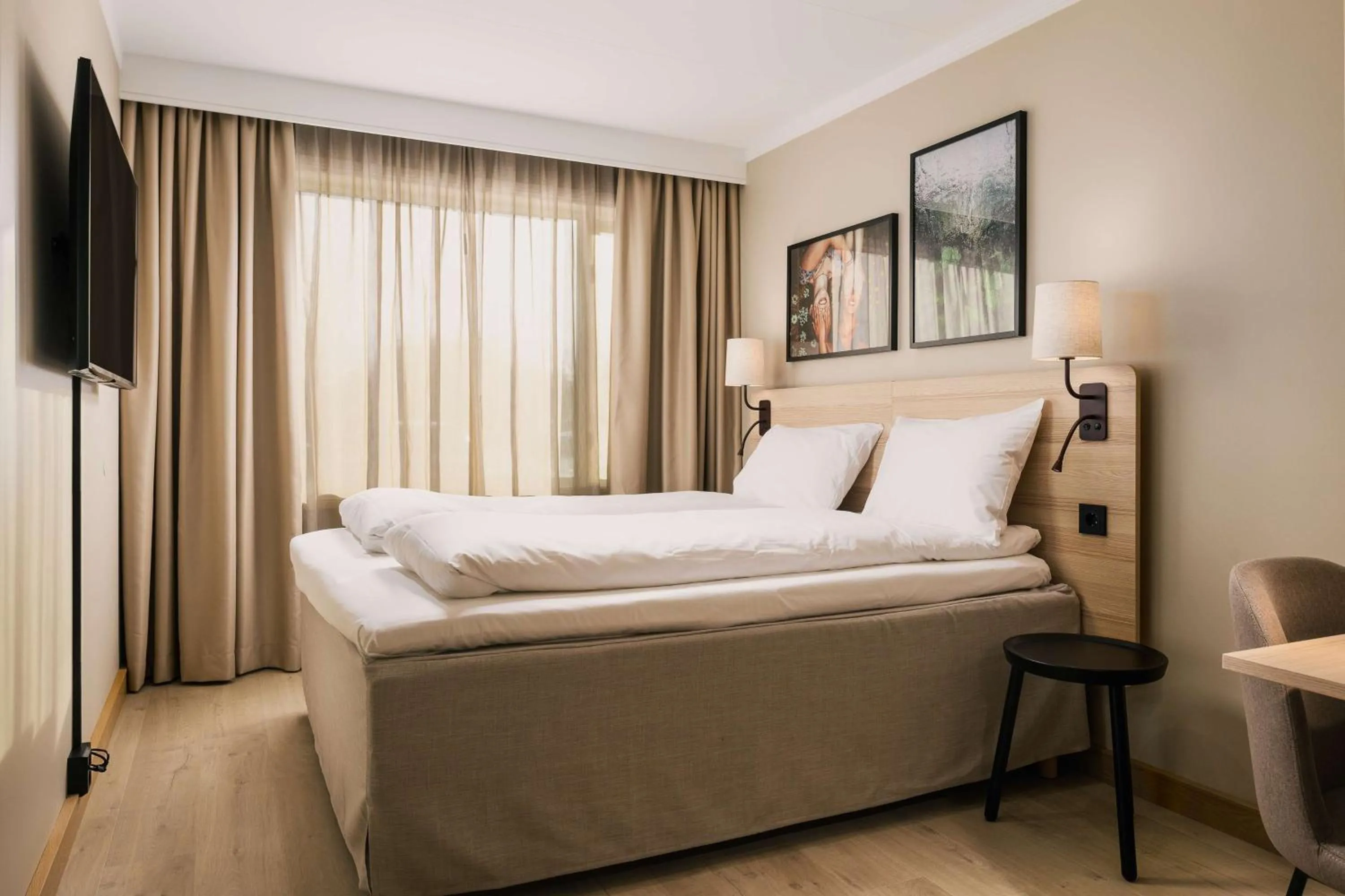 Bedroom, Bed in Scandic Gardermoen