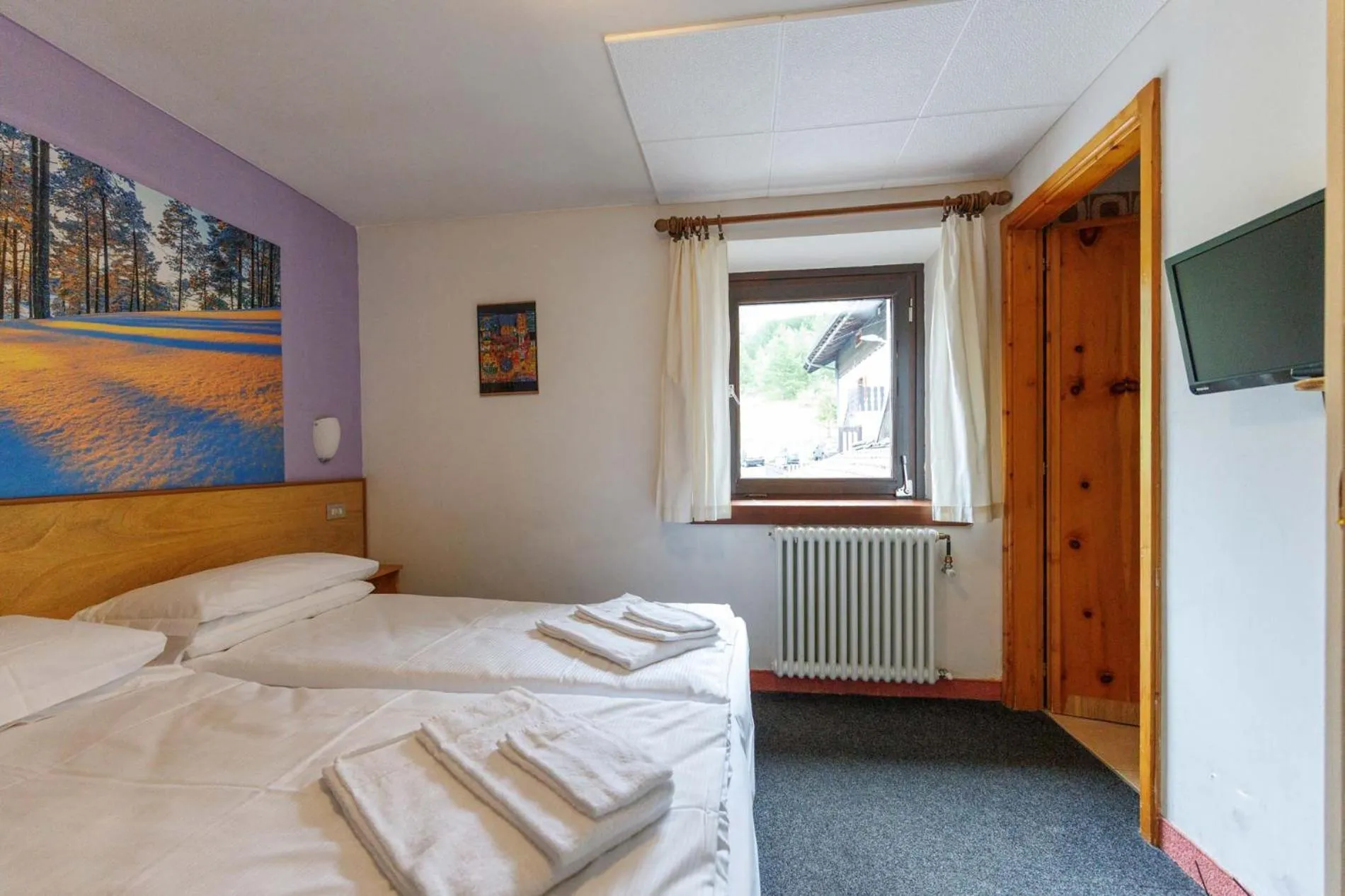 Photo of the whole room, Bed in Hotel Teola