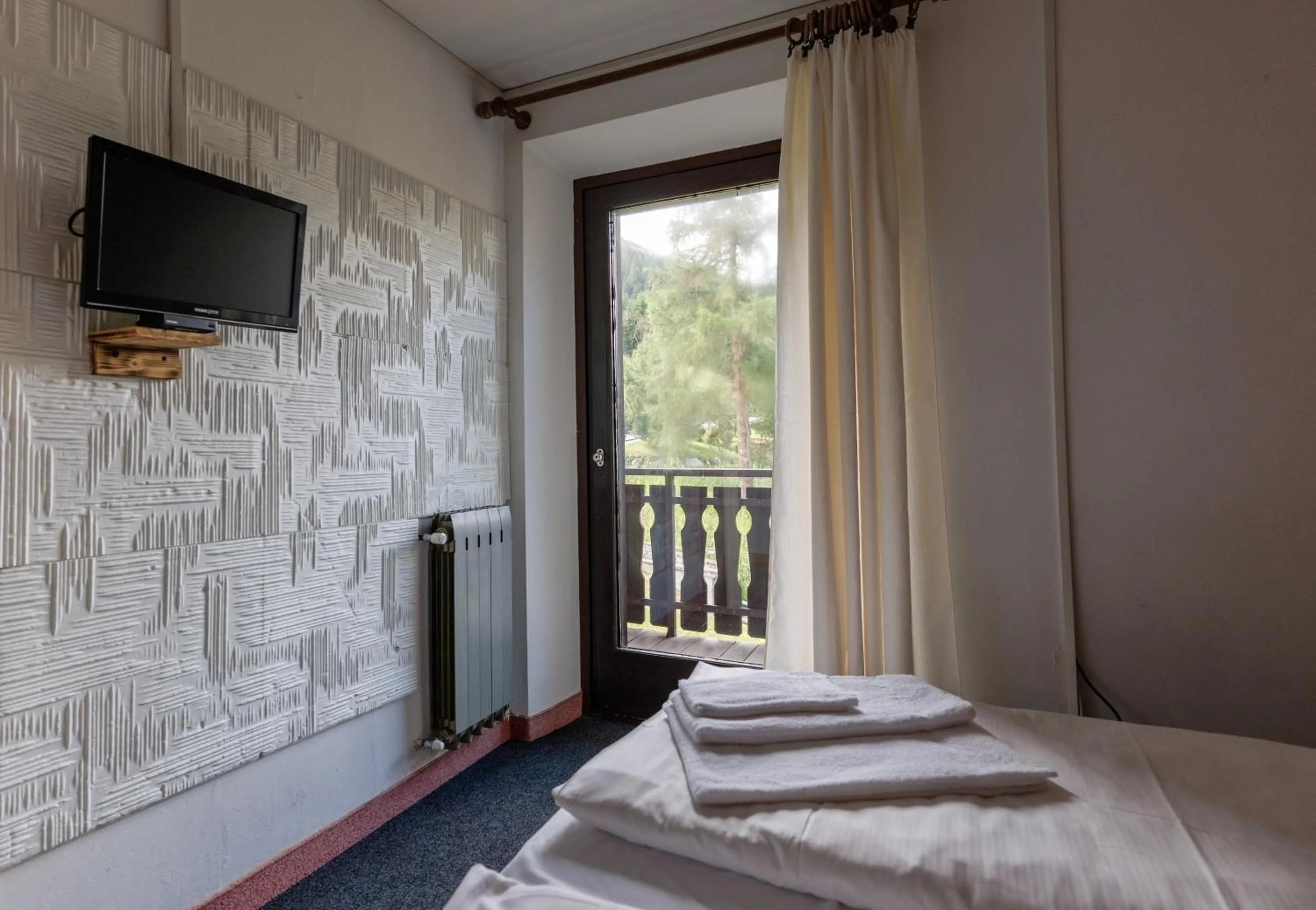 Bedroom, Bed in Hotel Teola