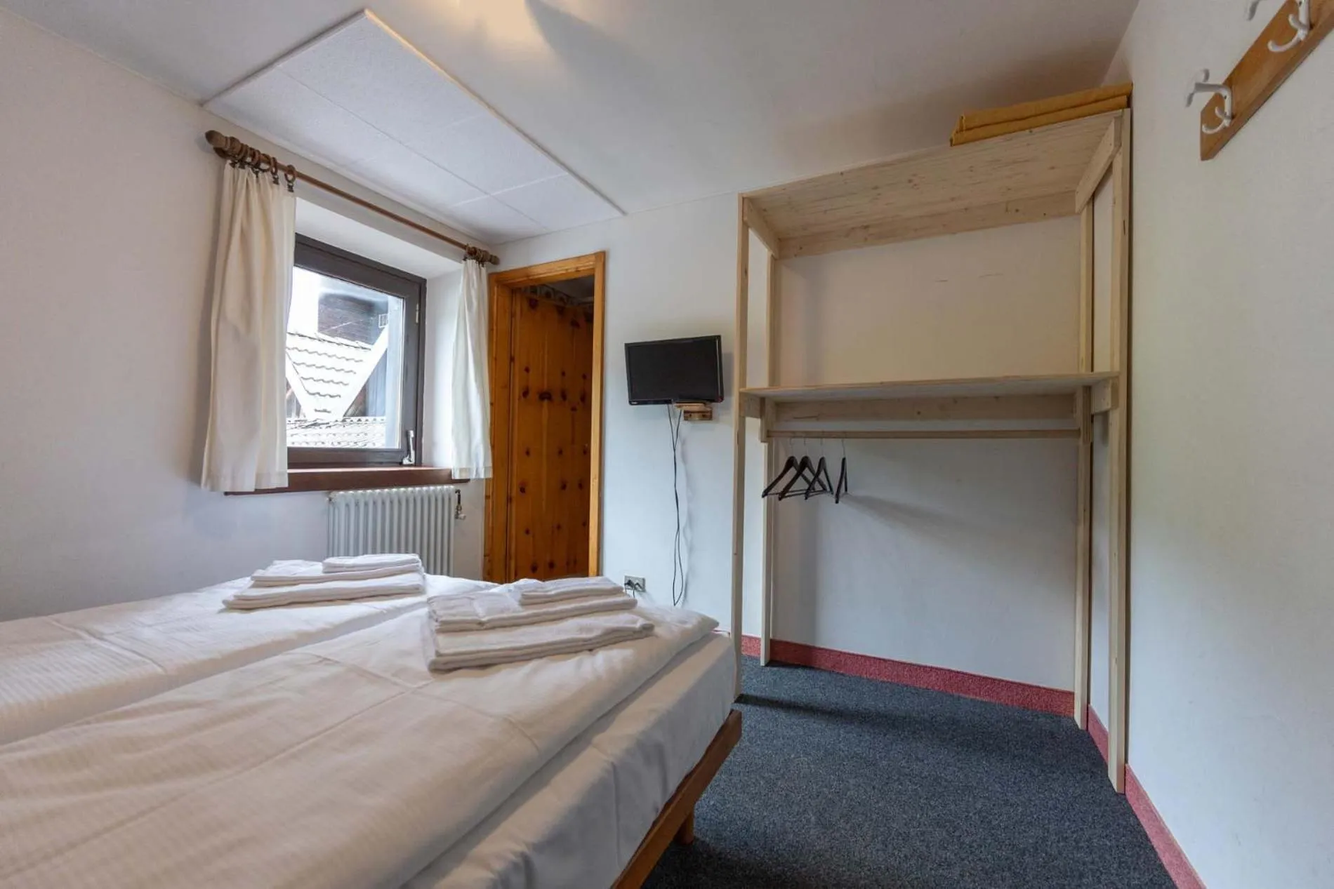 Photo of the whole room, Bed in Hotel Teola