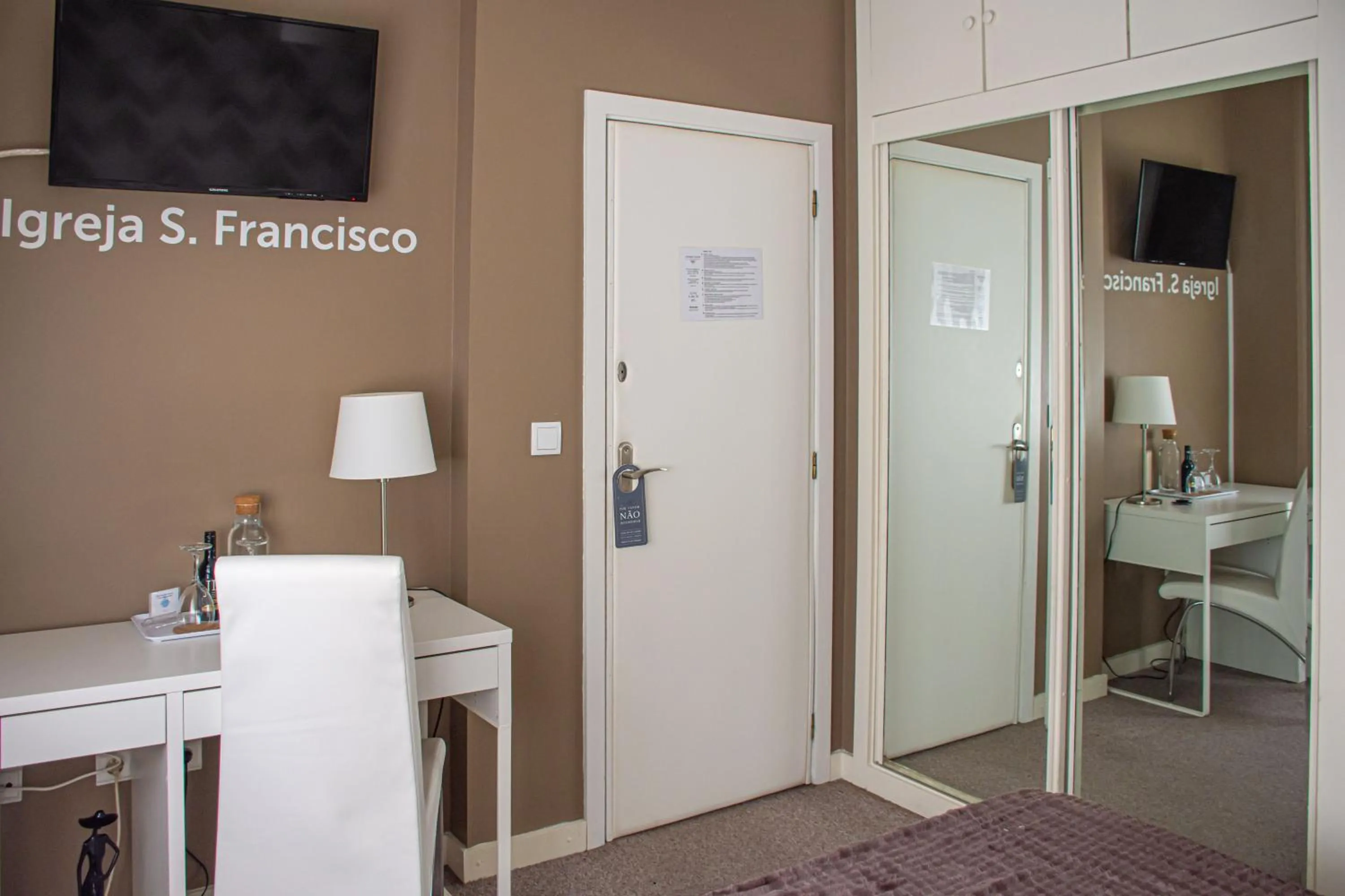 TV and multimedia in O'Porto Seven - Guest House