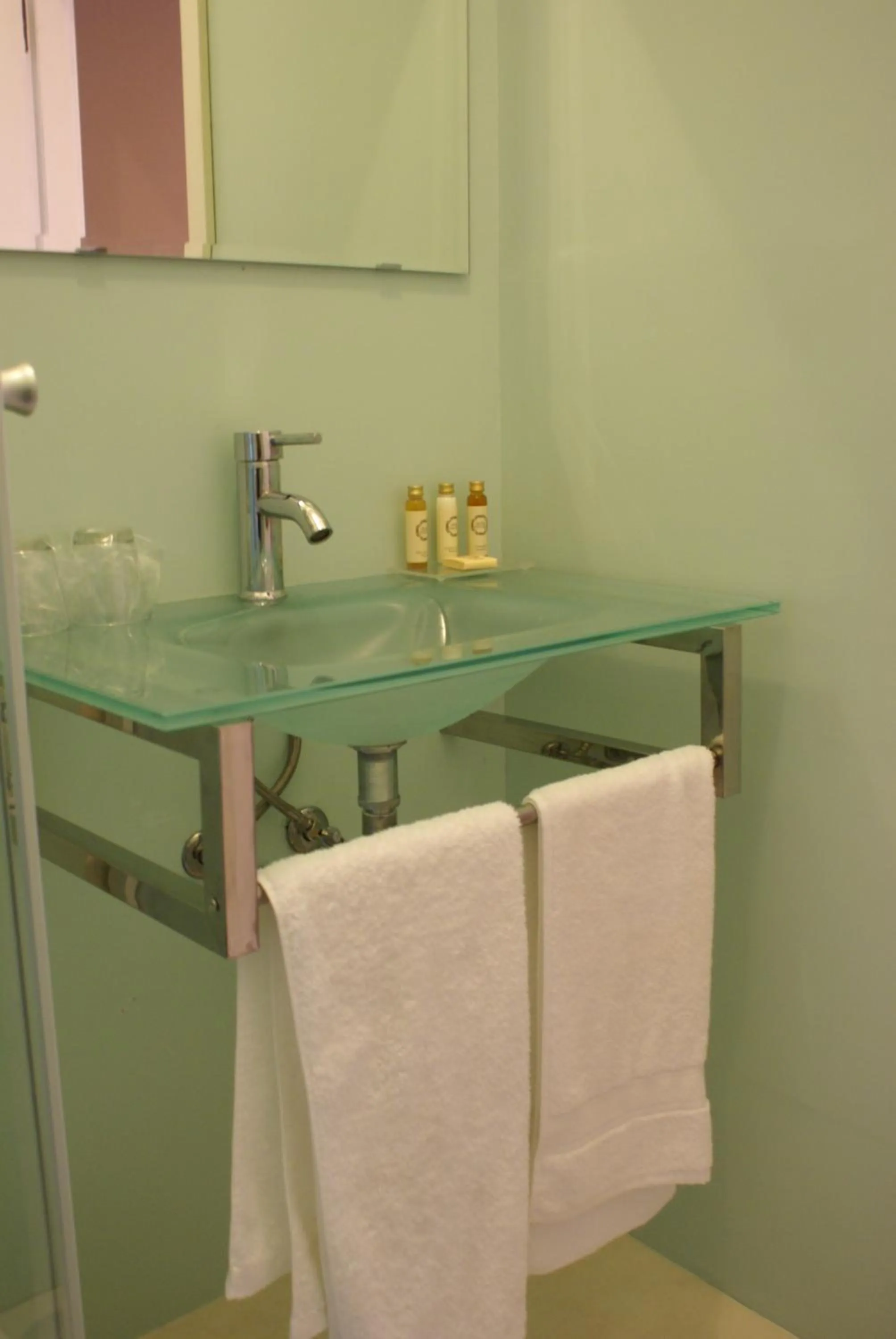 Bathroom in O'Porto Seven - Guest House