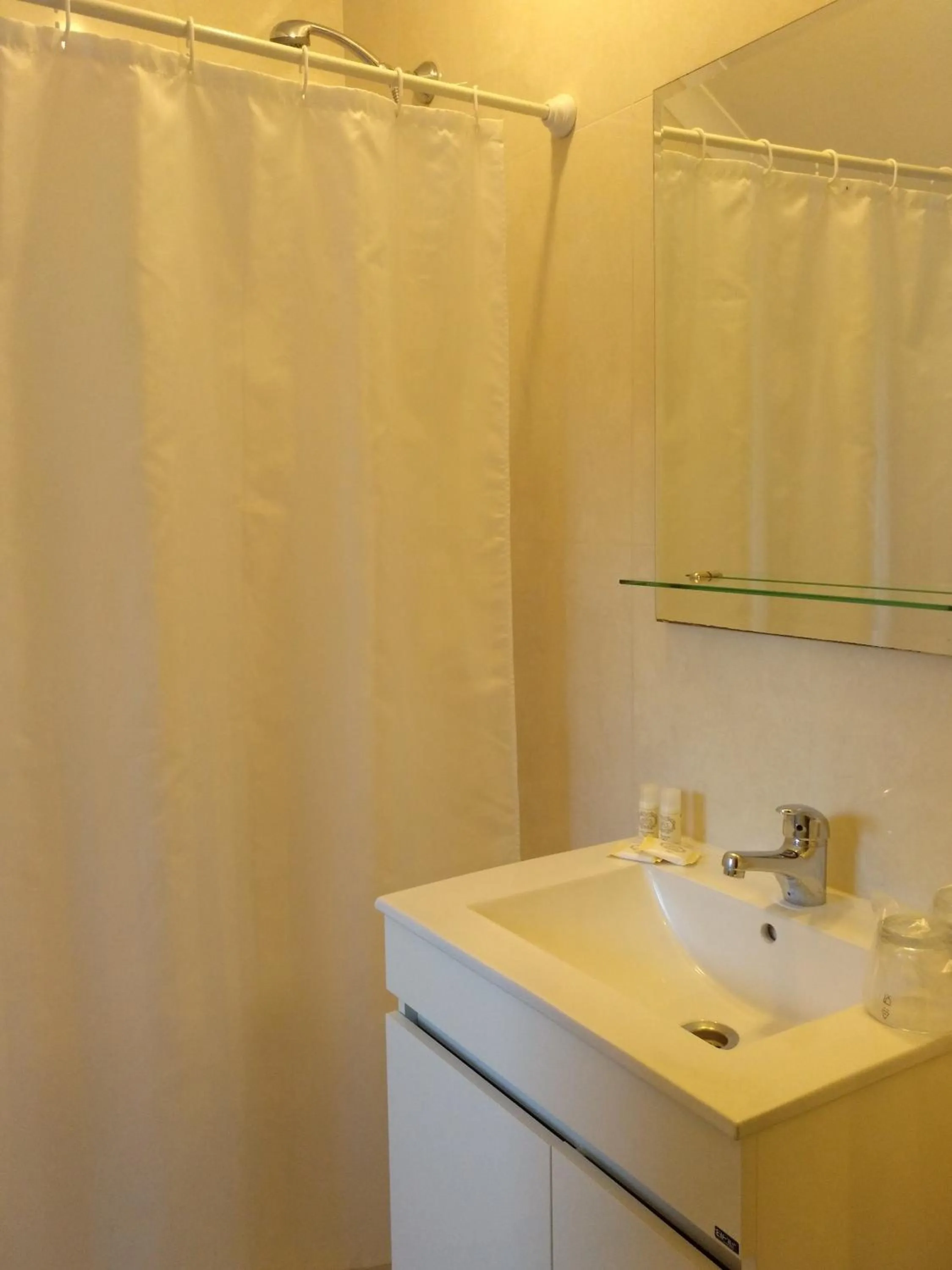 Bathroom in O'Porto Seven - Guest House