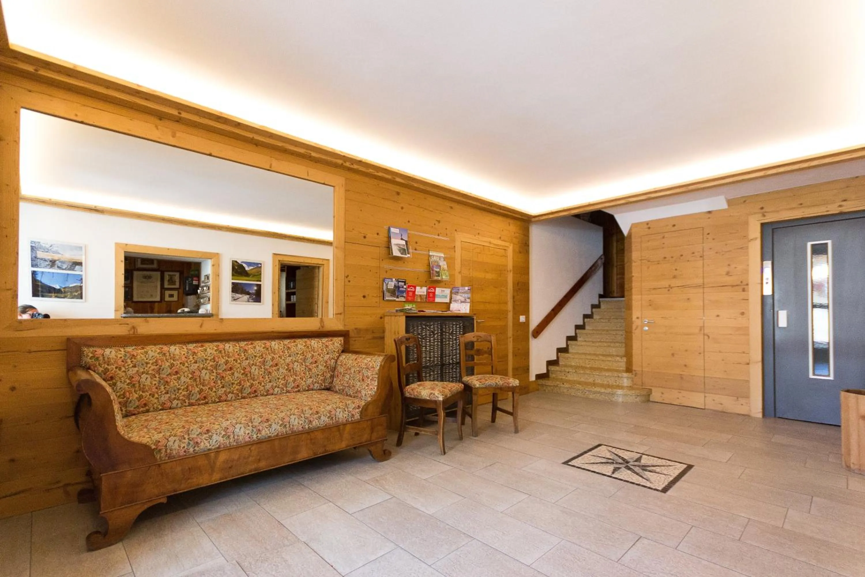 Lobby or reception in Meublé Albergo Dante