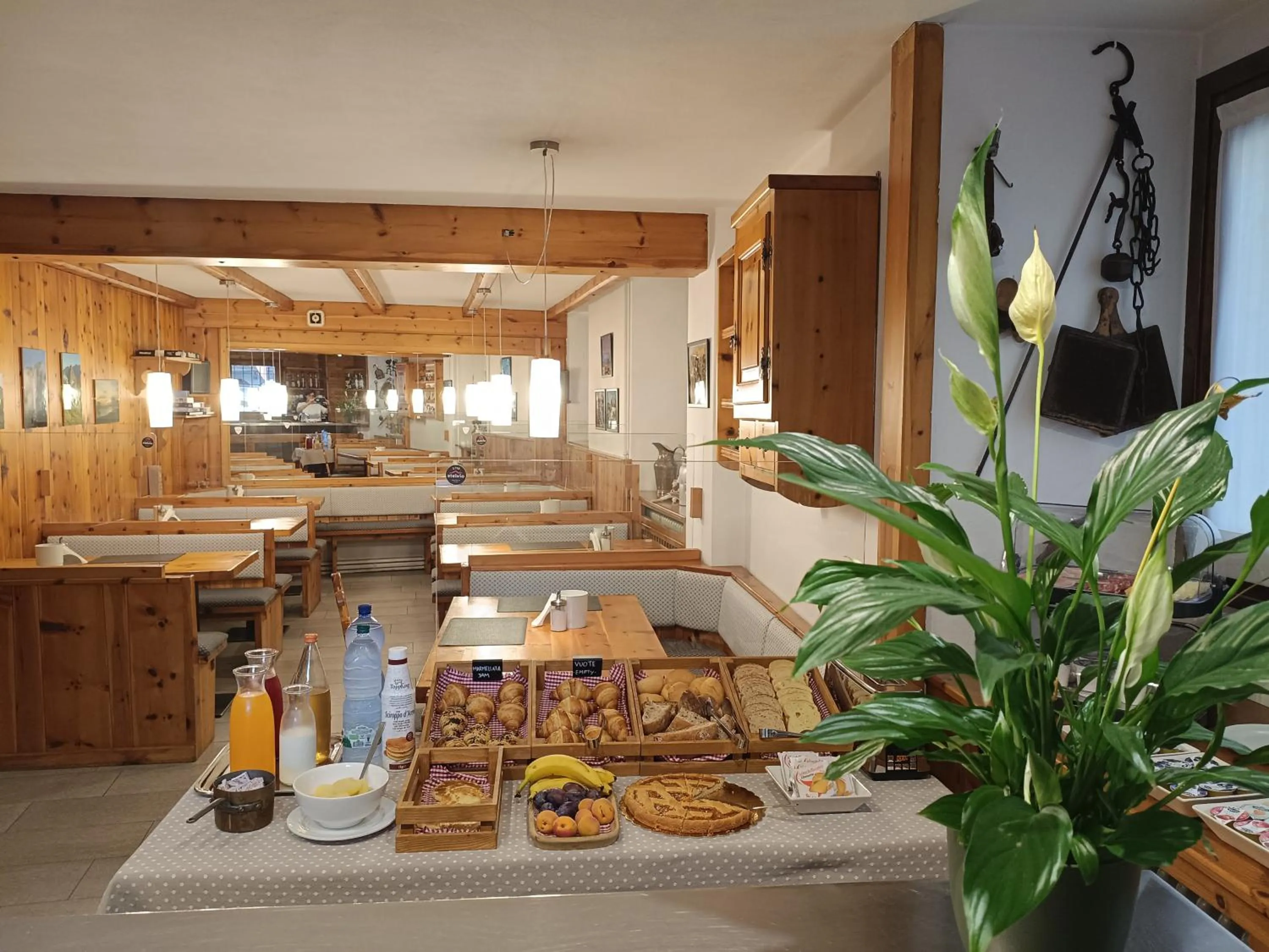 Breakfast in Meublé Albergo Dante