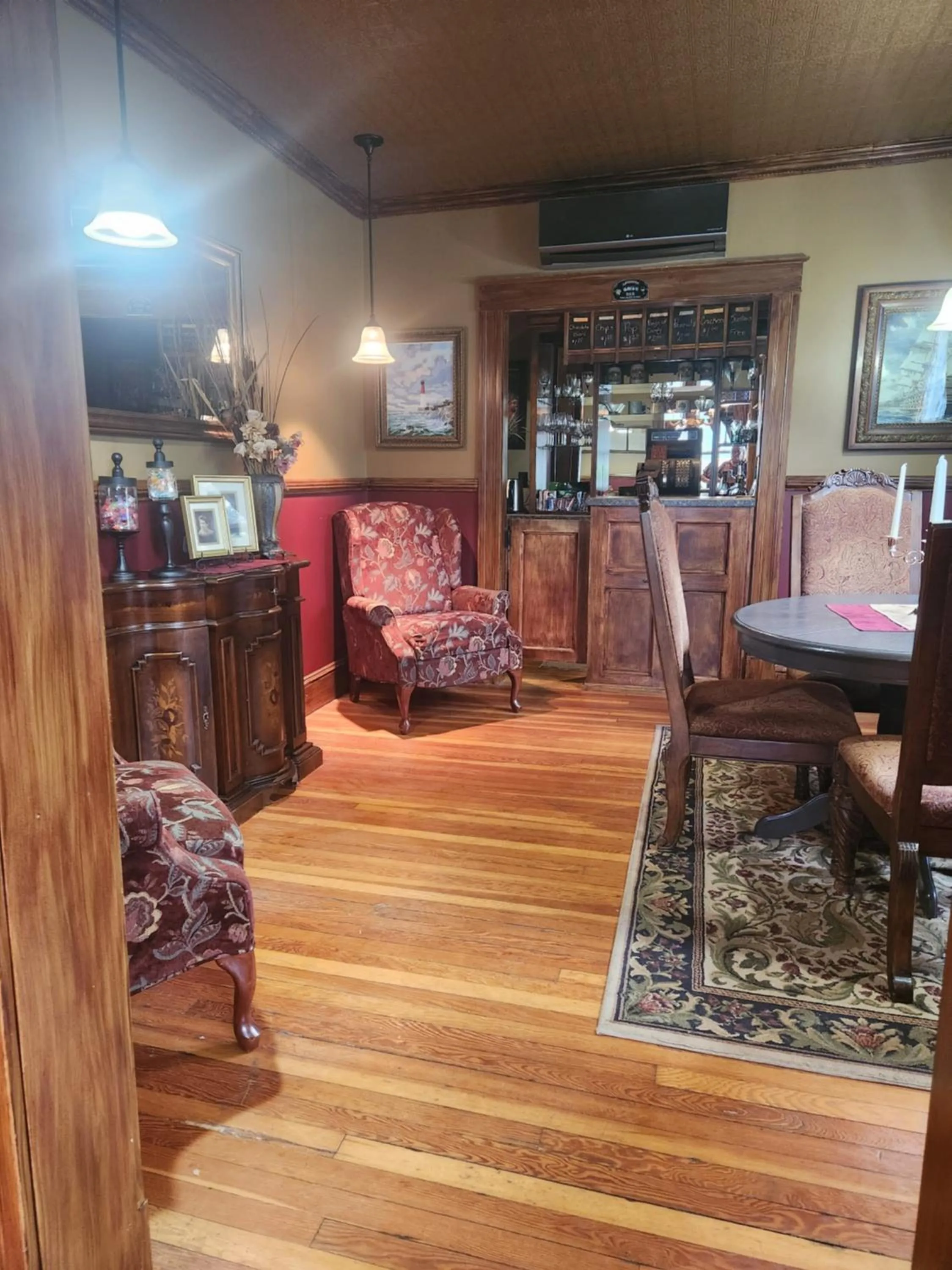 Lounge or bar in The Home Place Inn