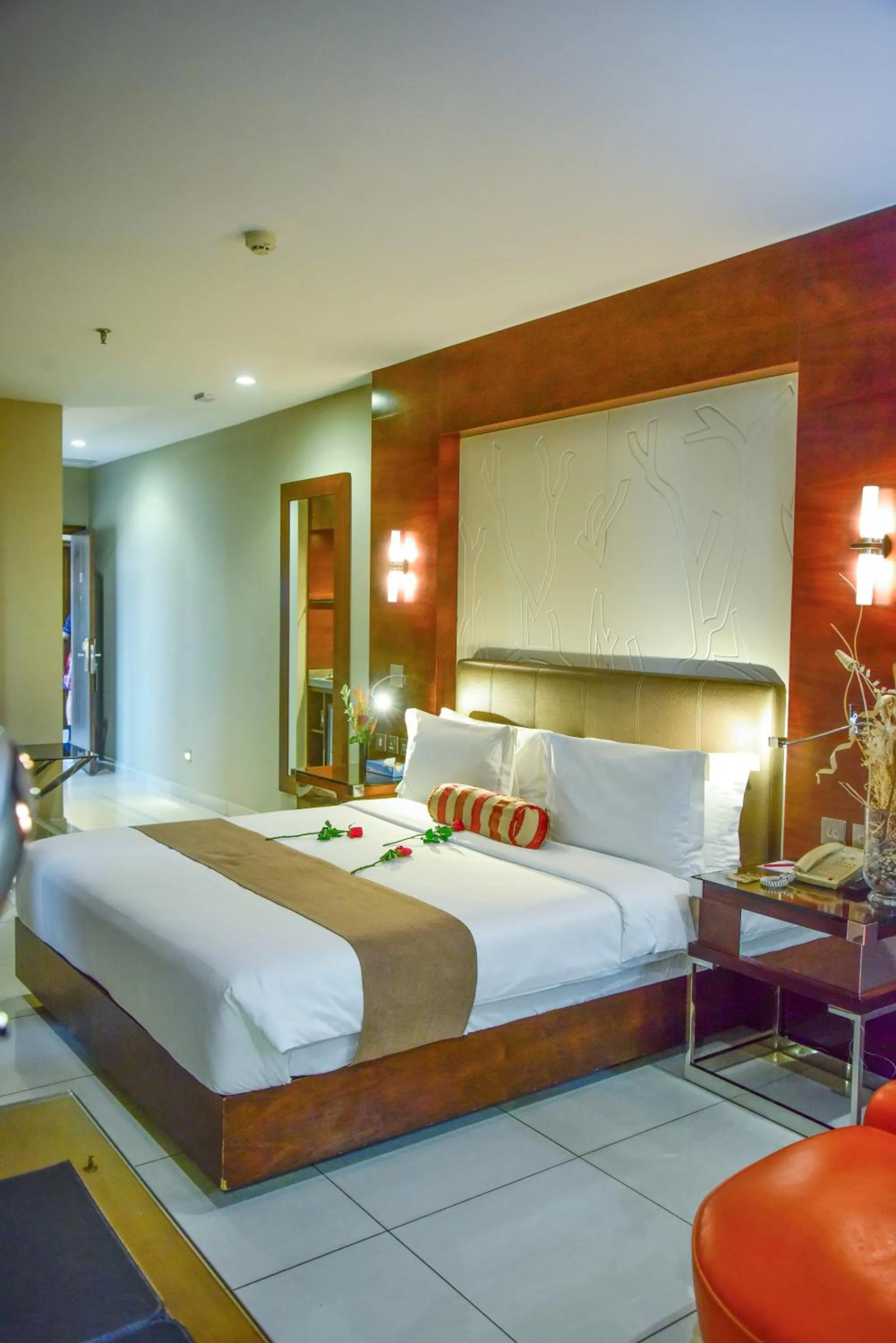 Bedroom, Bed in Harbour View Suites