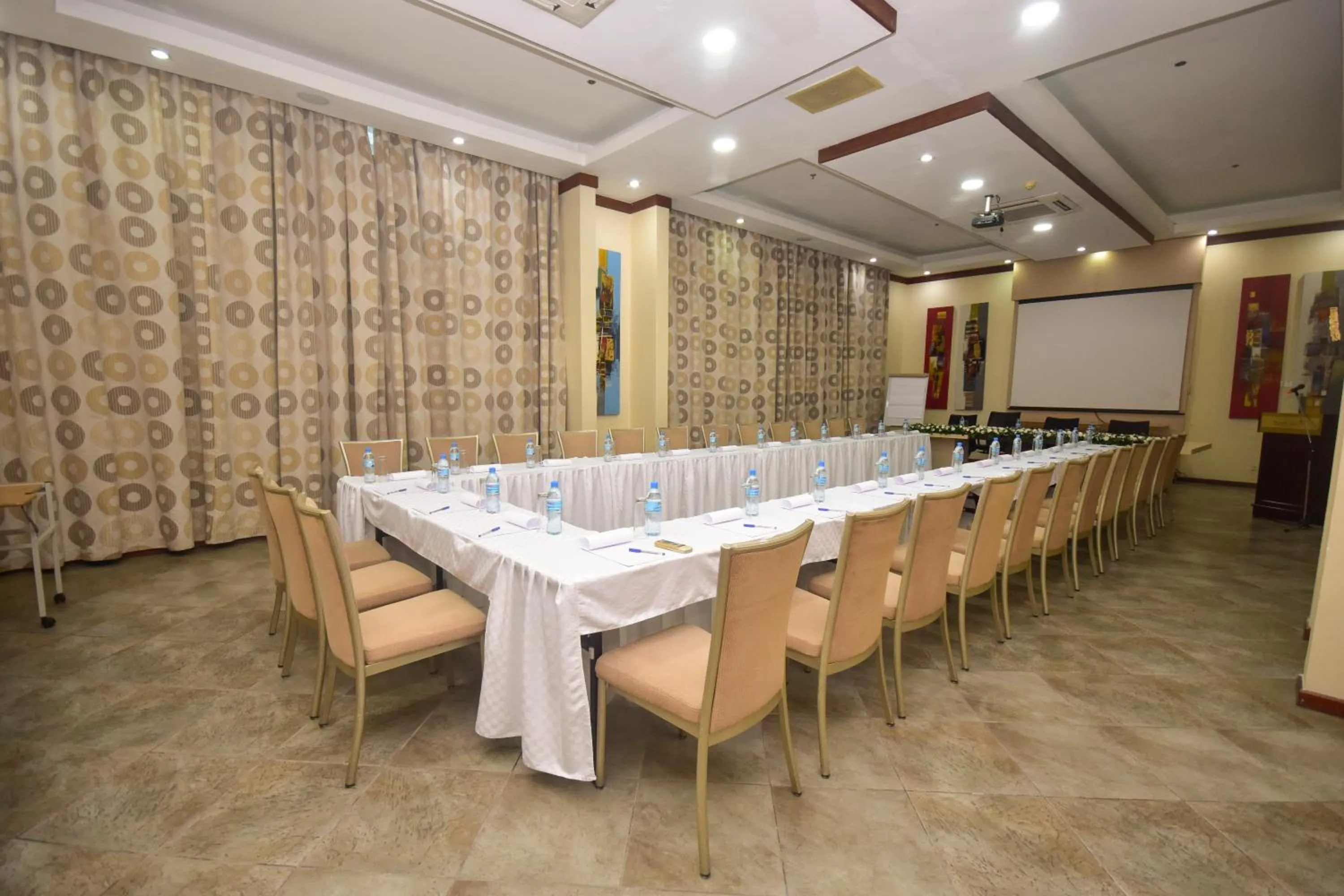 Meeting/conference room in Harbour View Suites