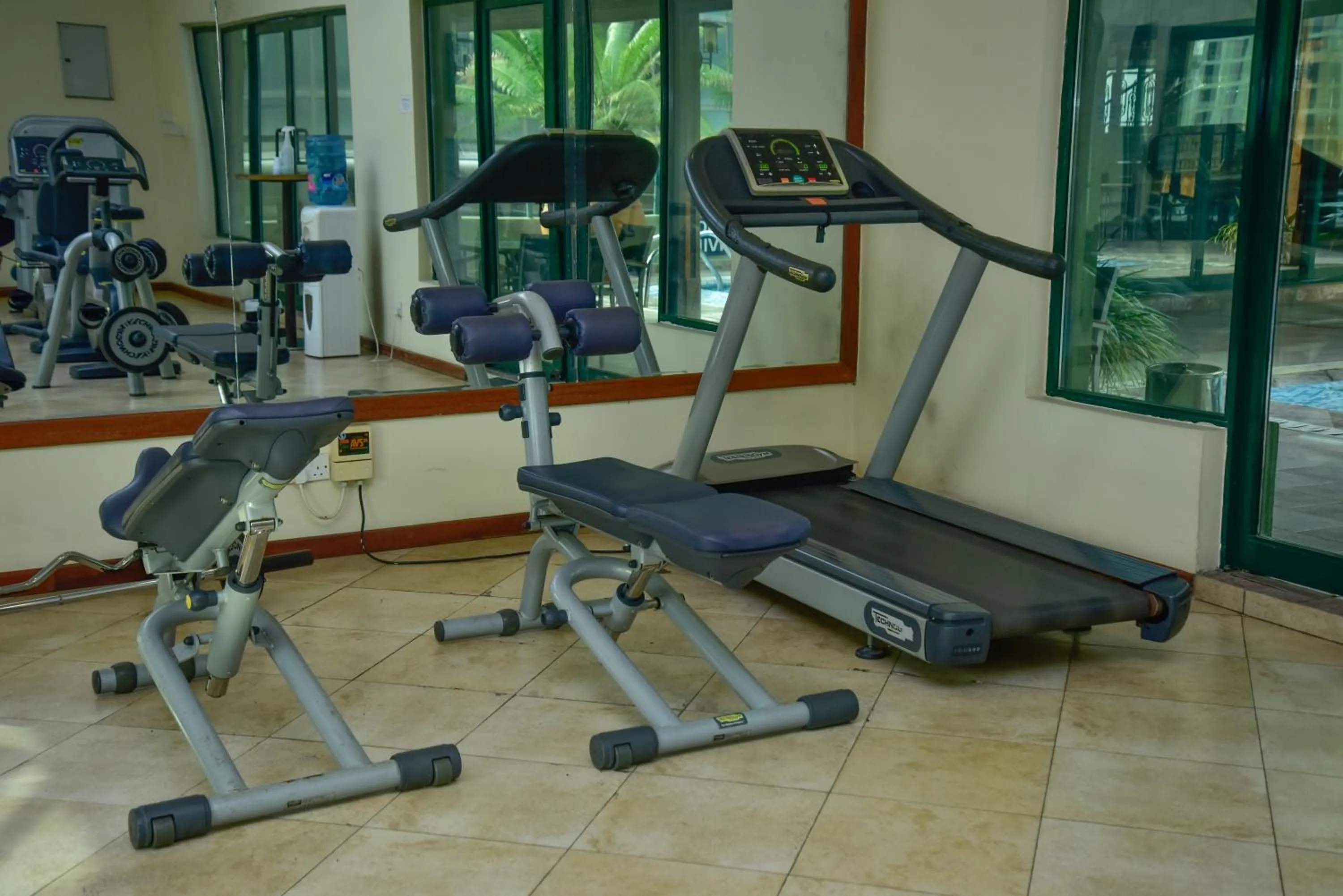 Fitness centre/facilities in Harbour View Suites