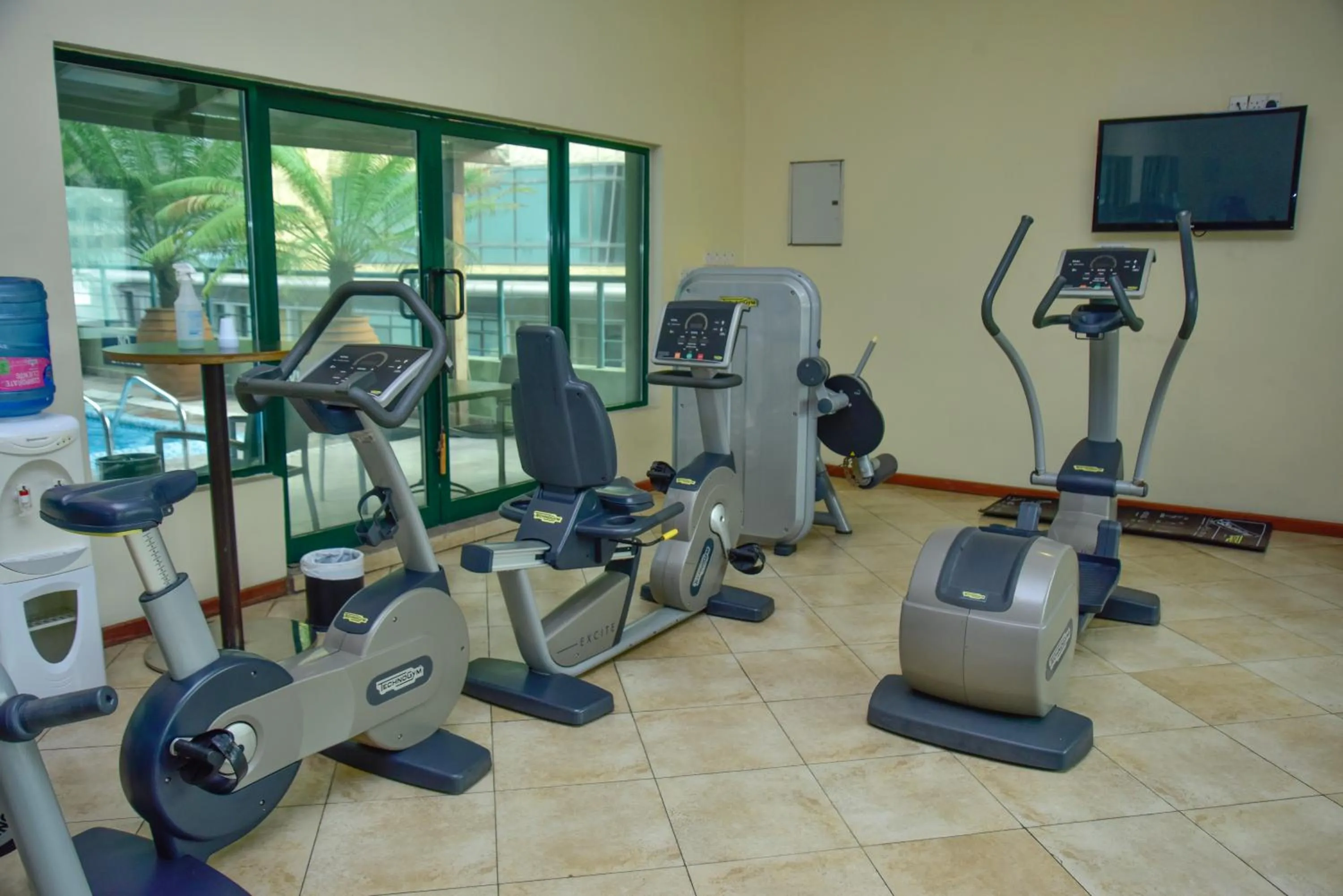 Fitness centre/facilities in Harbour View Suites