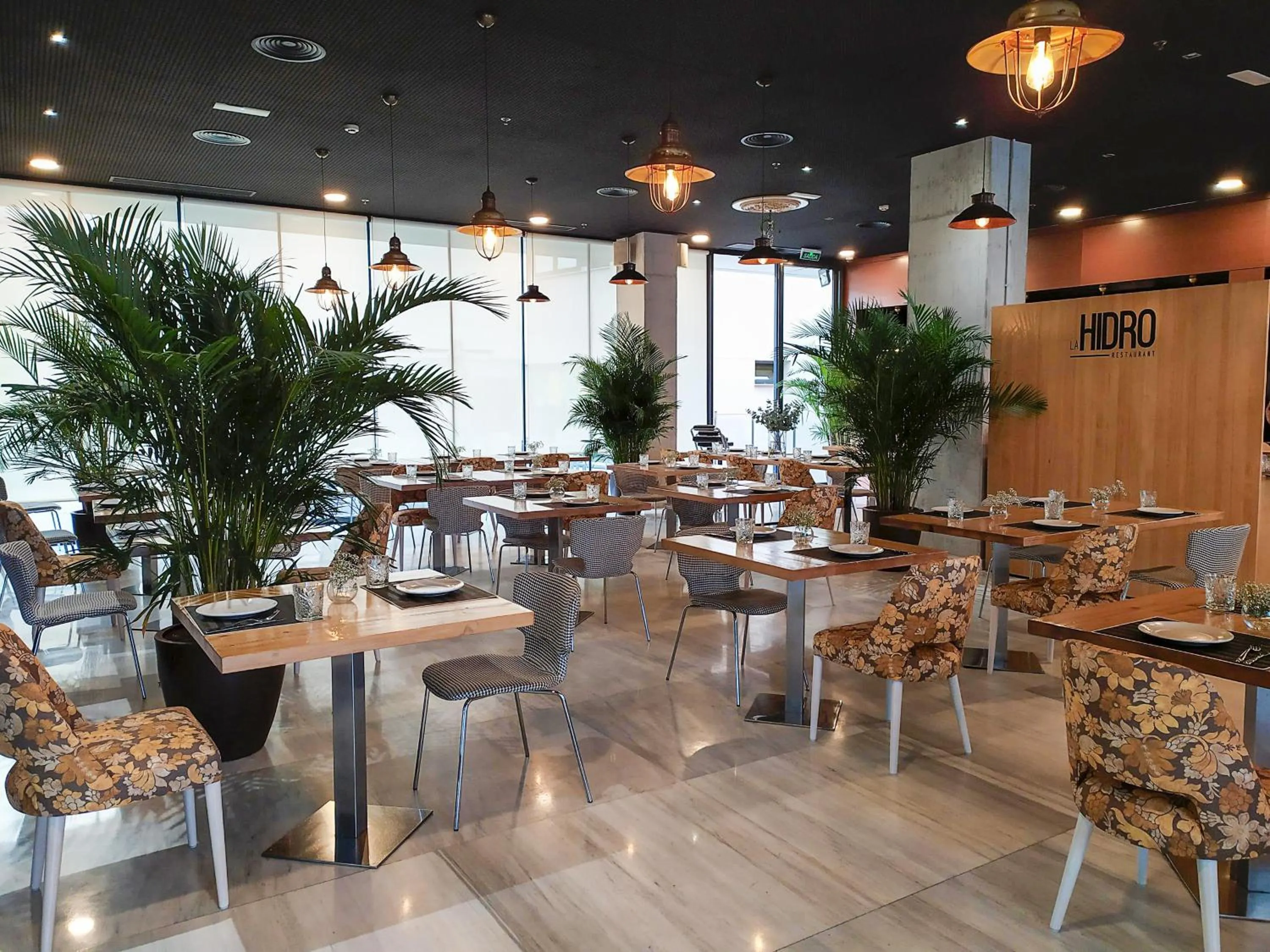 Restaurant/places to eat in Sercotel JC1 Murcia