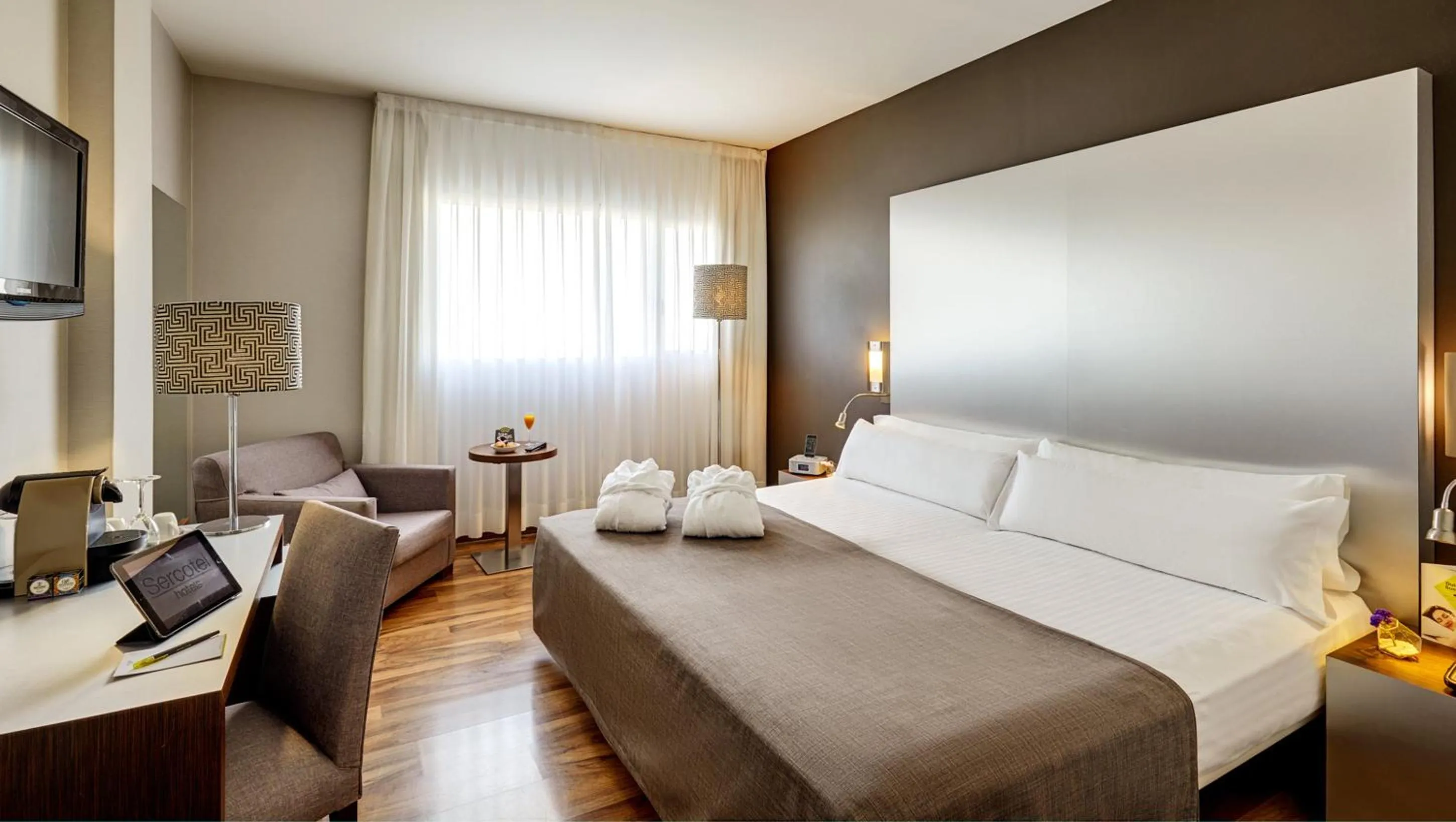 Photo of the whole room, Bed in Sercotel JC1 Murcia