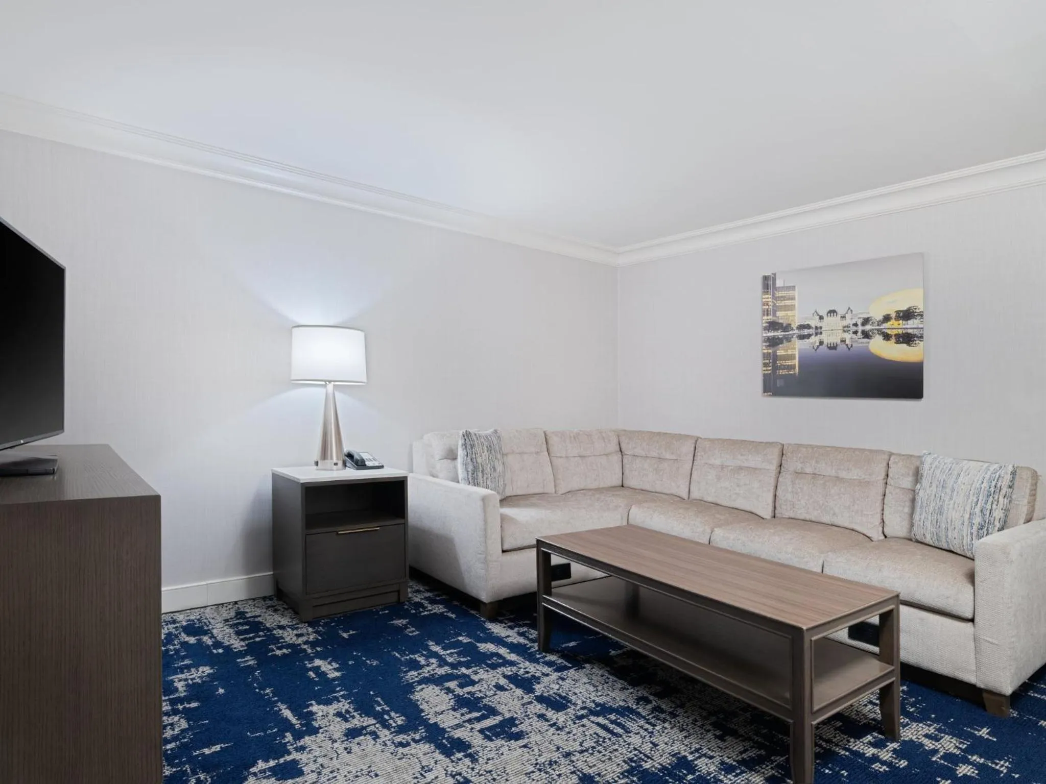 Bedroom in Crowne Plaza Albany - The Desmond Hotel