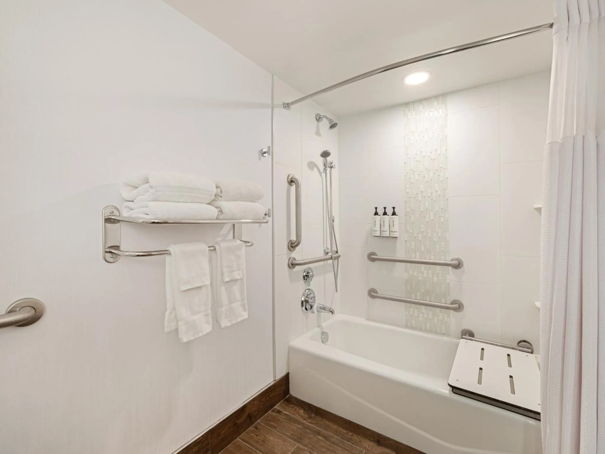 Photo of the whole room in Crowne Plaza Albany - The Desmond Hotel