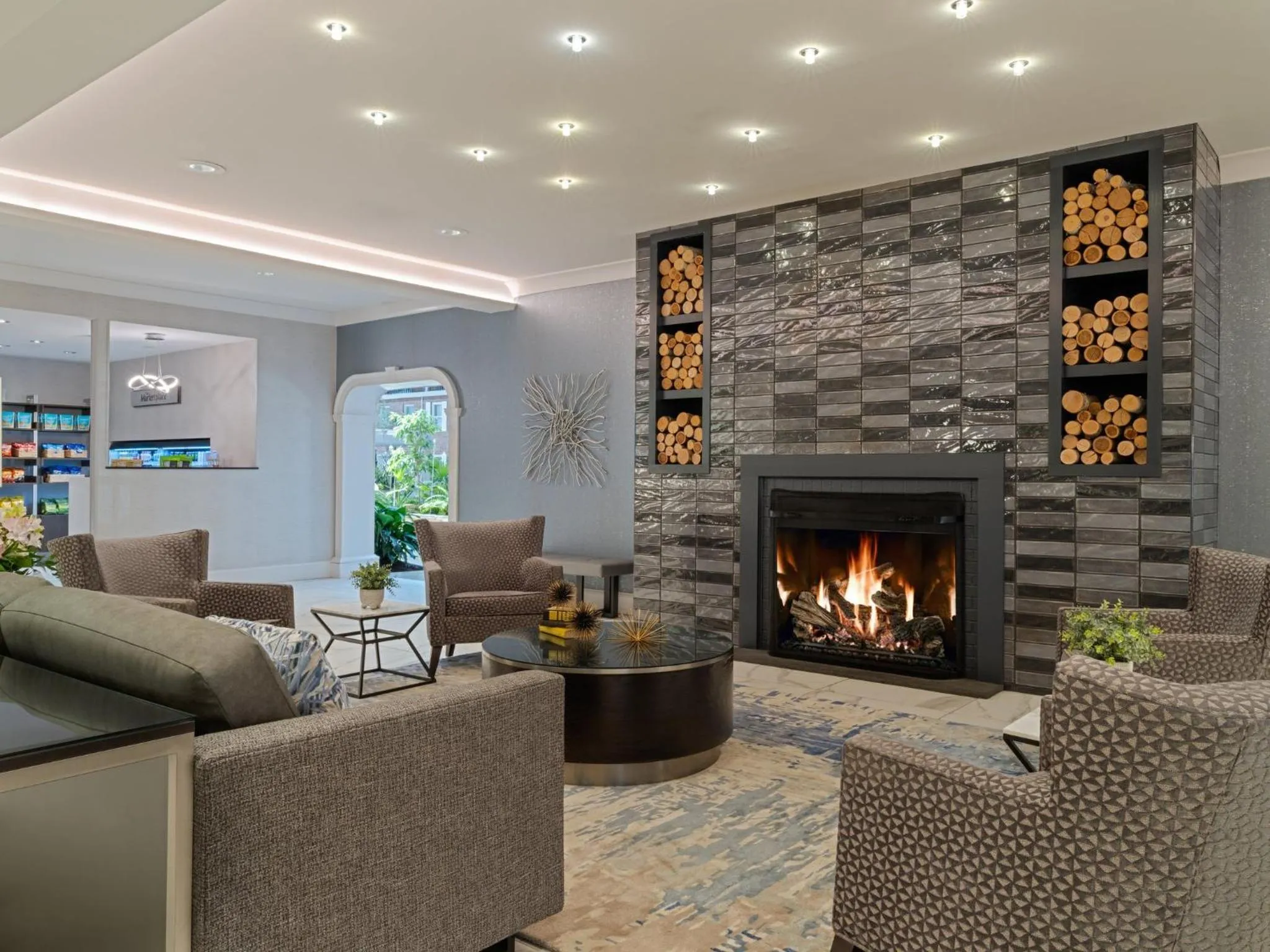 Property building in Crowne Plaza Albany - The Desmond Hotel