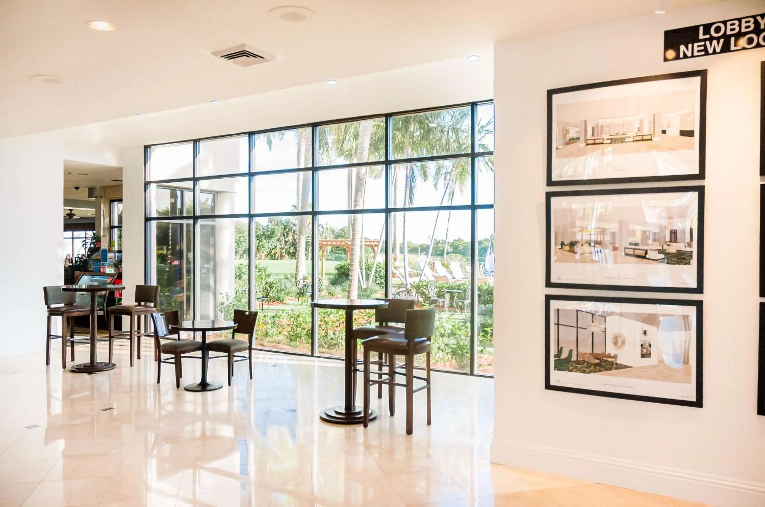 Lobby or reception in Hilton Palm Beach PBI