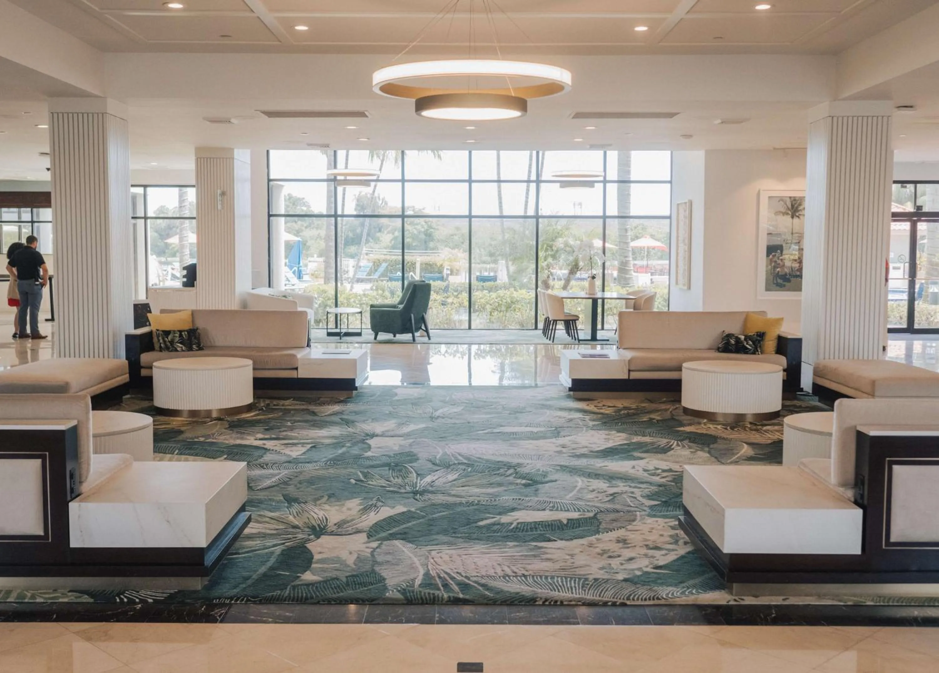 Lobby or reception in Hilton Palm Beach PBI