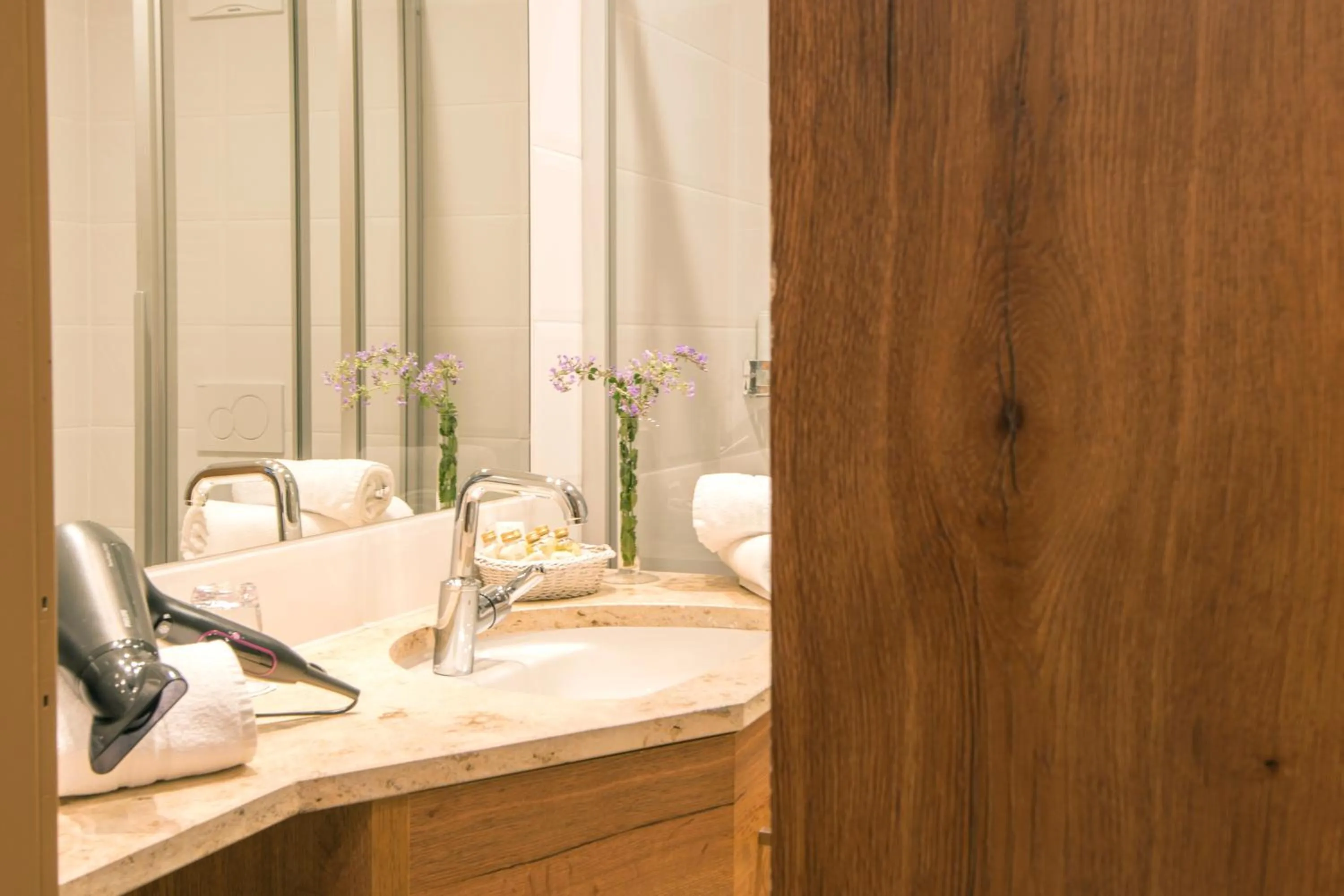 Bathroom in Hotel Marmore