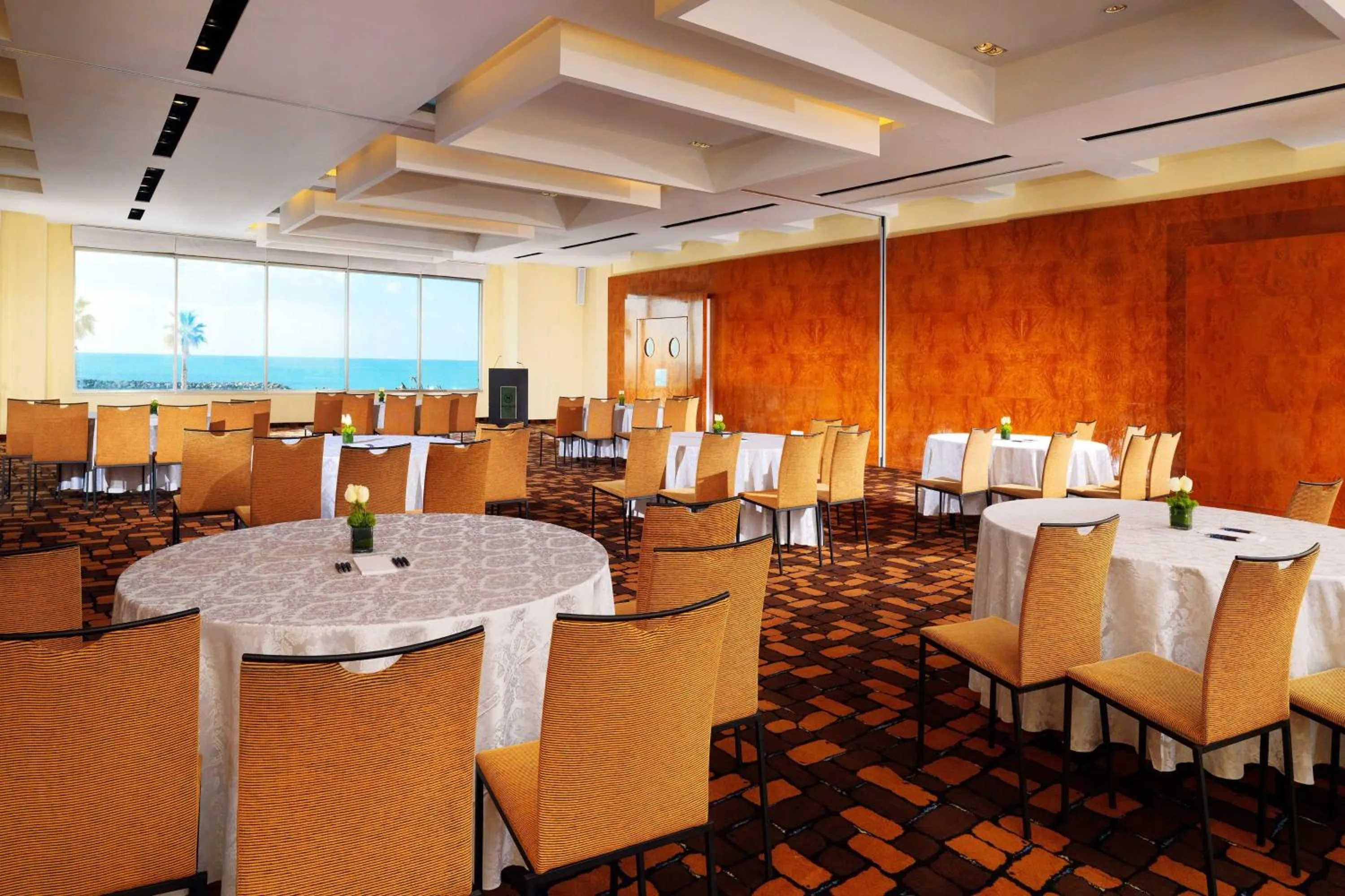 Lounge or bar in Sheraton Grand Tel Aviv