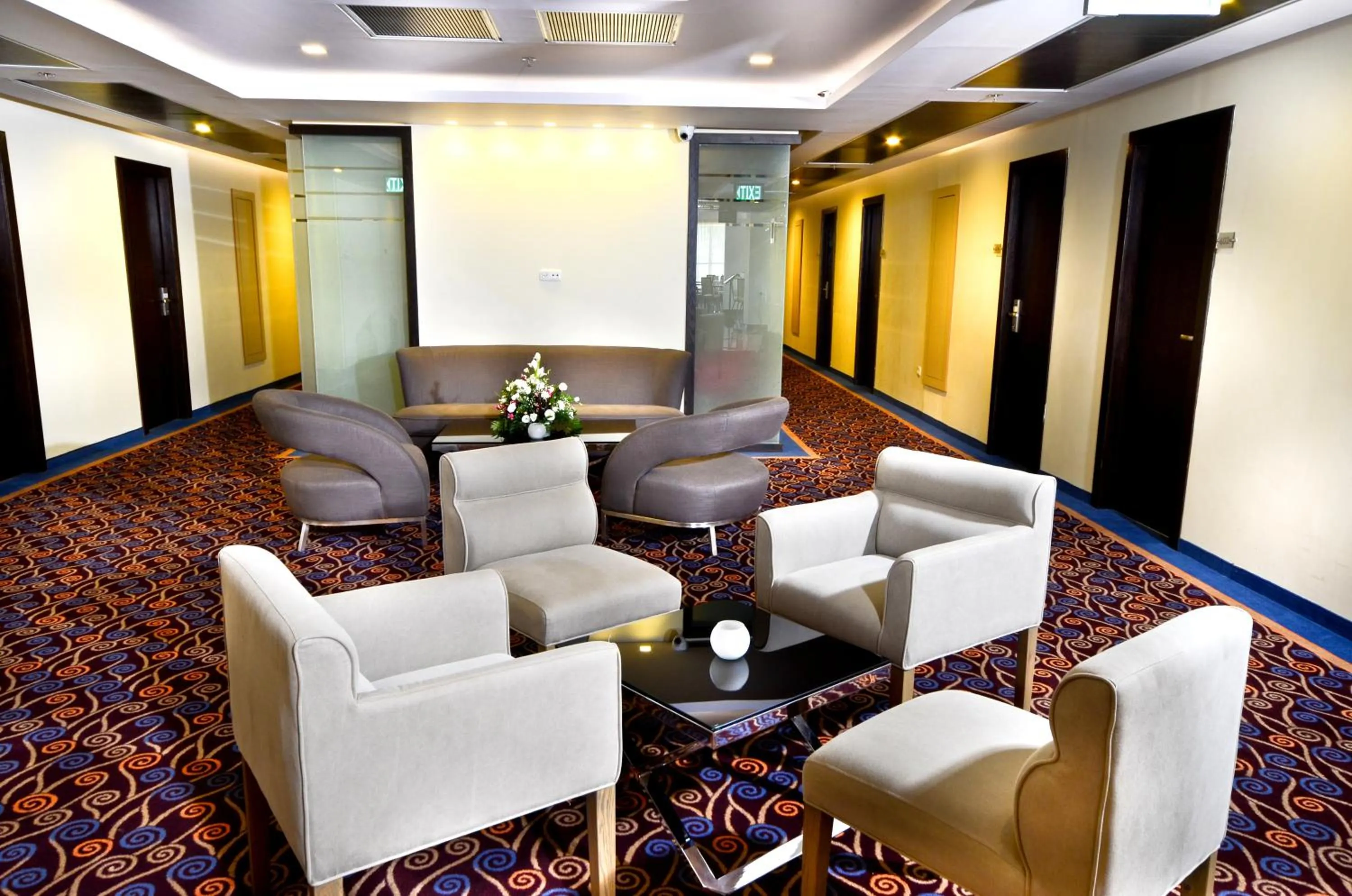 Lobby or reception in Golden Crown Old City Hotel