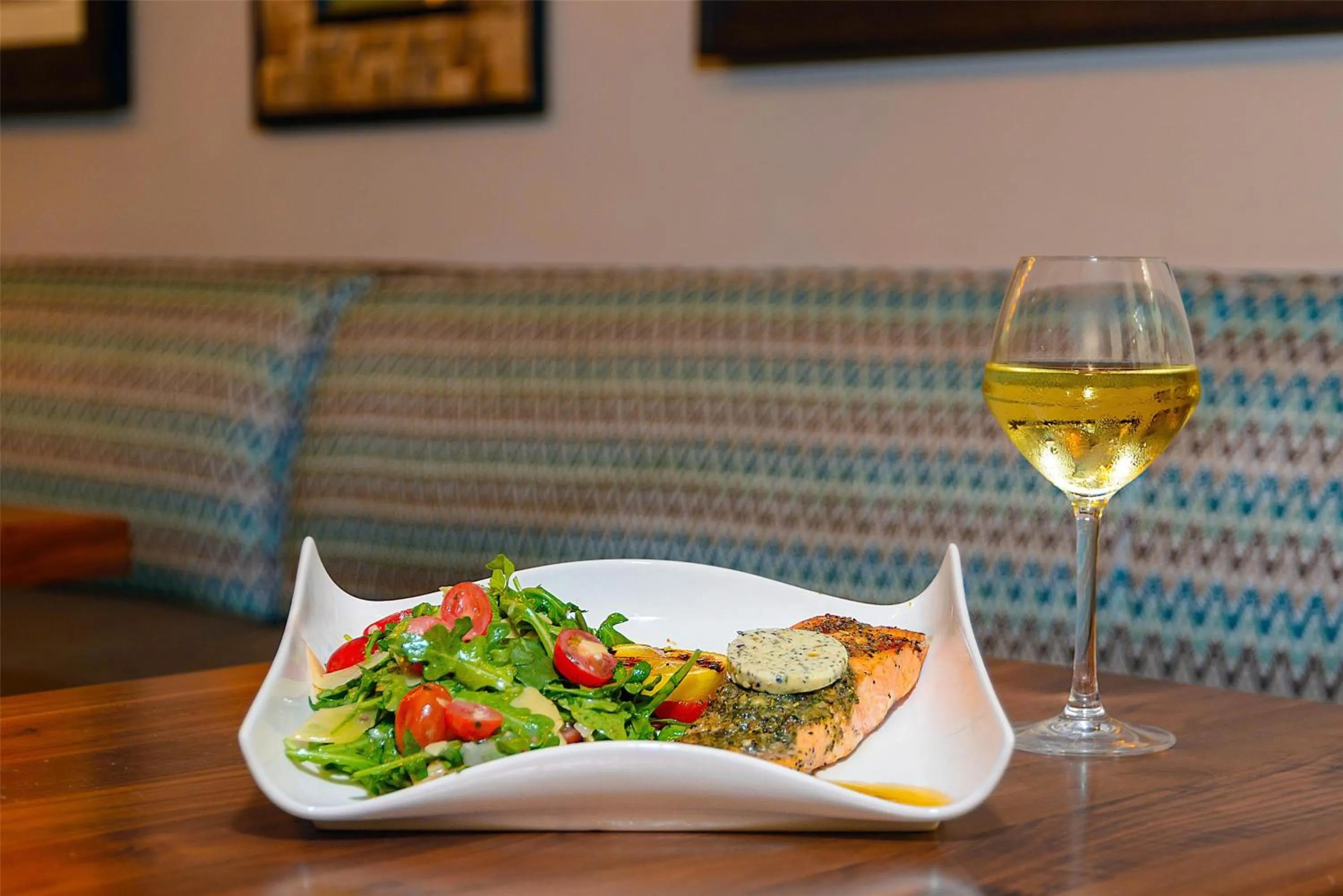 Restaurant/places to eat in DoubleTree by Hilton Hotel West Palm Beach Airport