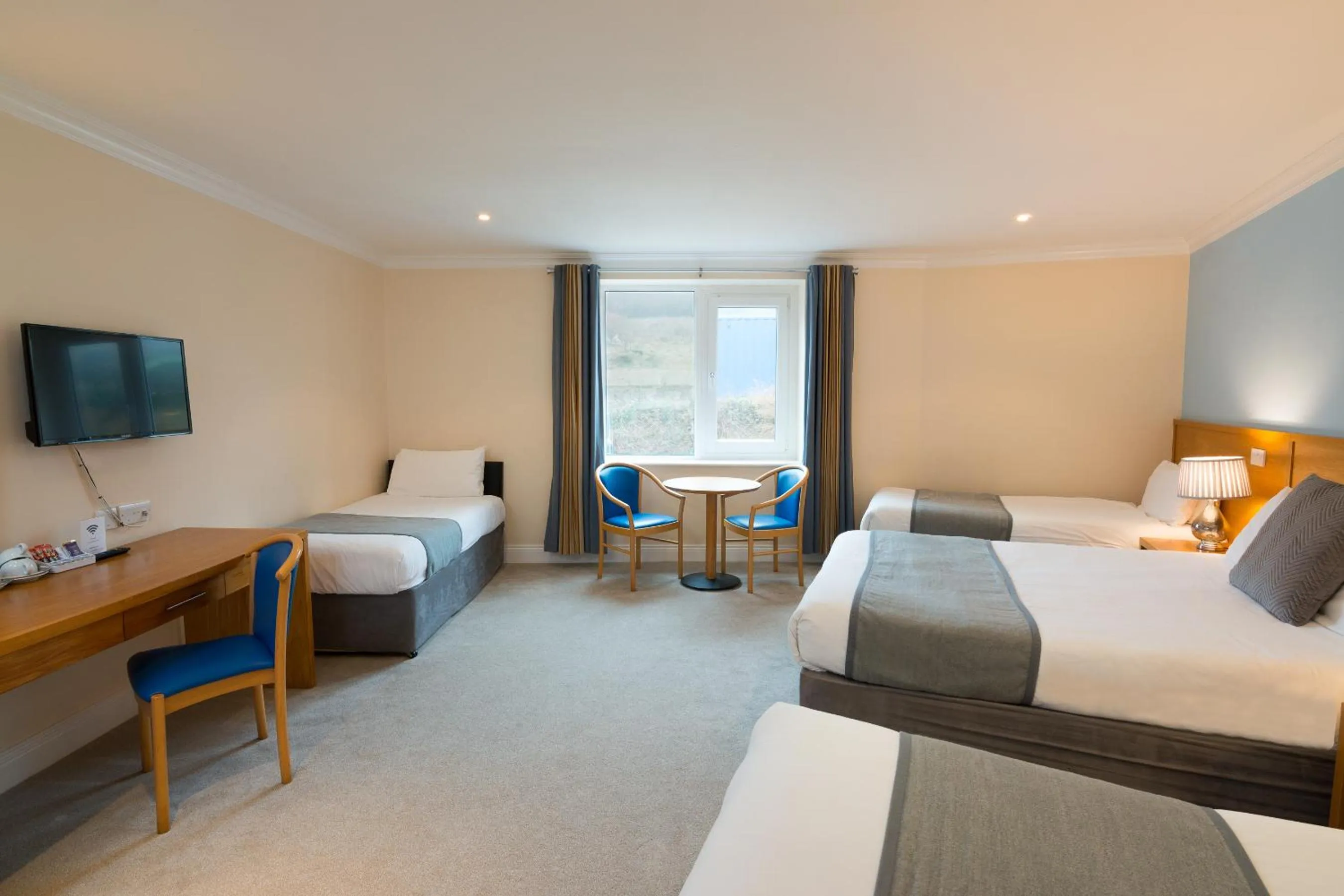 Bedroom, Bed in Hotel Ceann Sibeal