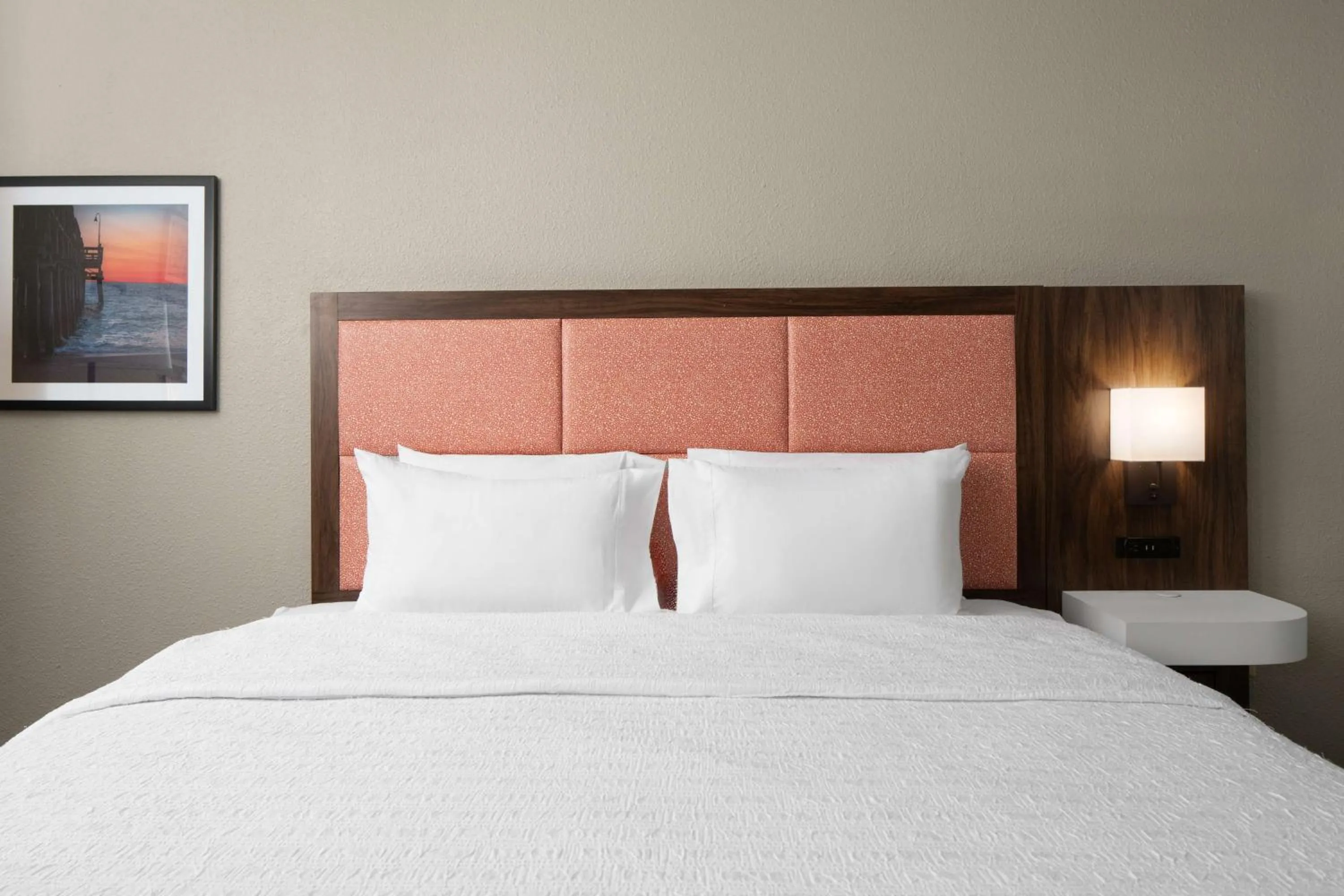 Bed in Hampton Inn Norfolk/Virginia Beach