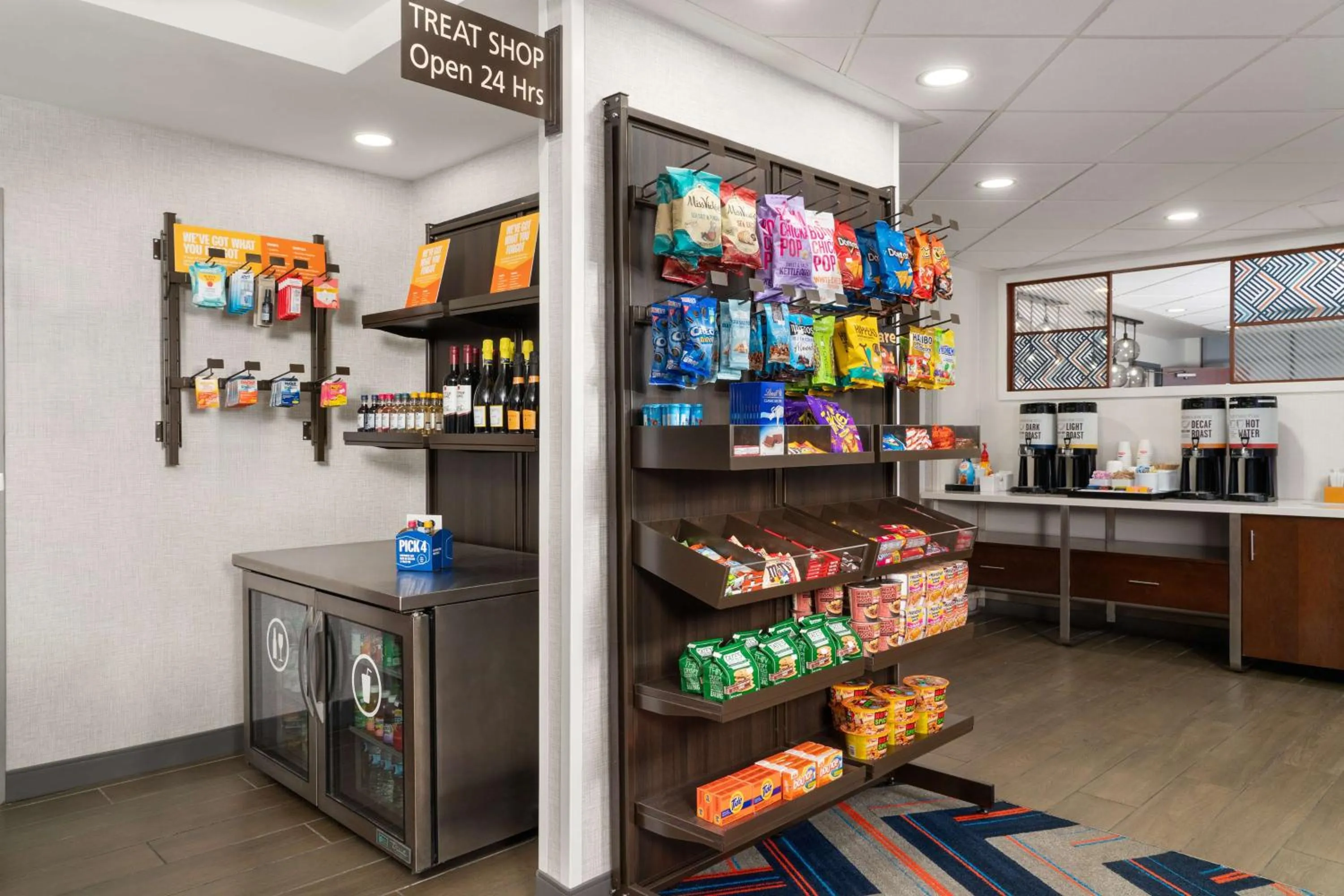 Restaurant/places to eat in Hampton Inn Norfolk/Virginia Beach