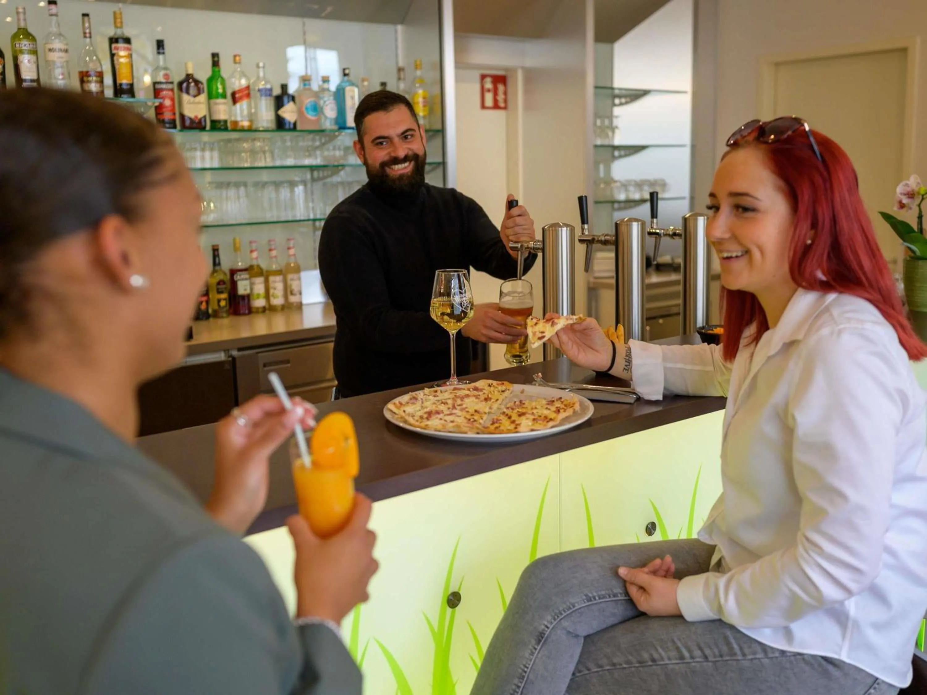 Lounge or bar in ibis Heilbronn City