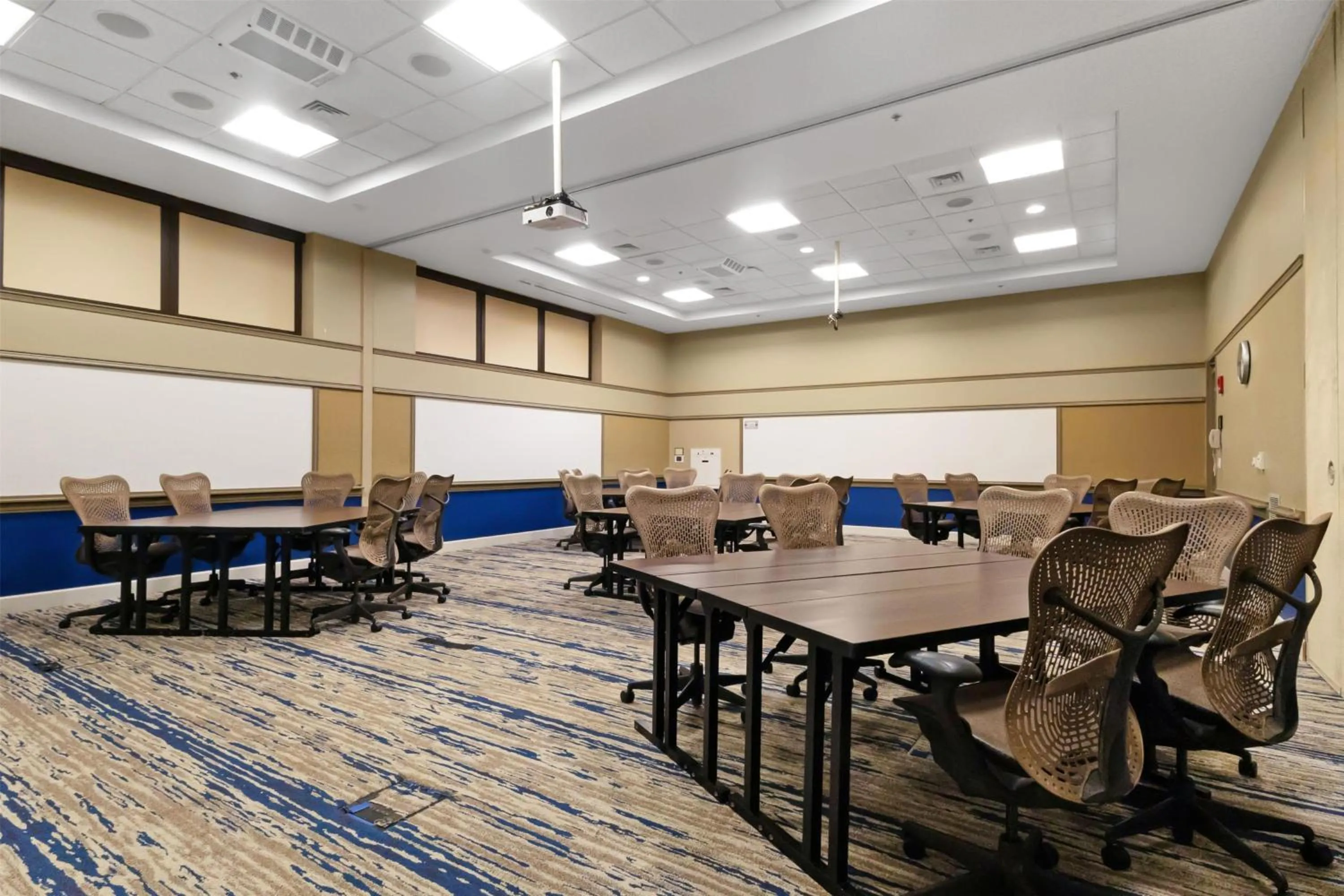 Meeting/conference room in DoubleTree by Hilton Palm Beach Gardens