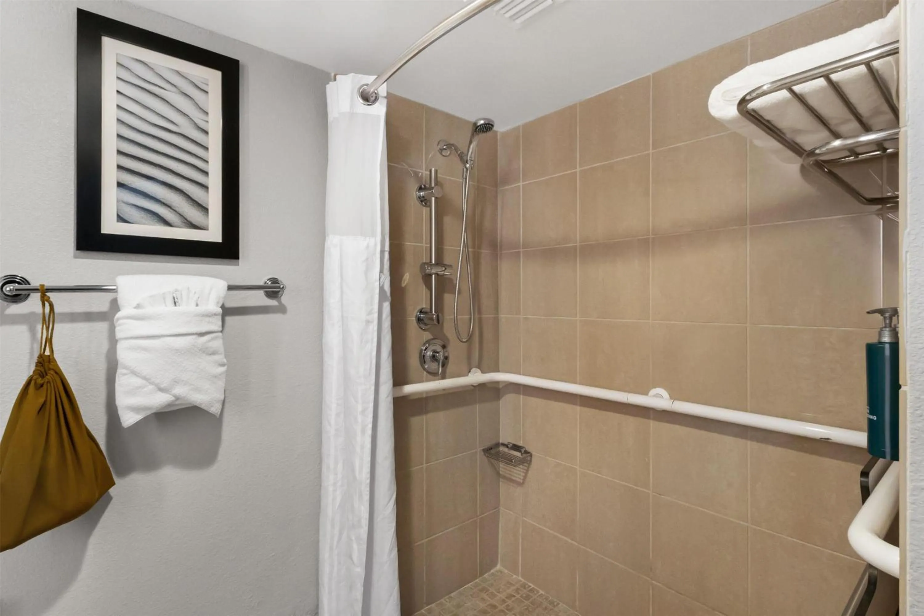 Bathroom in DoubleTree by Hilton Palm Beach Gardens