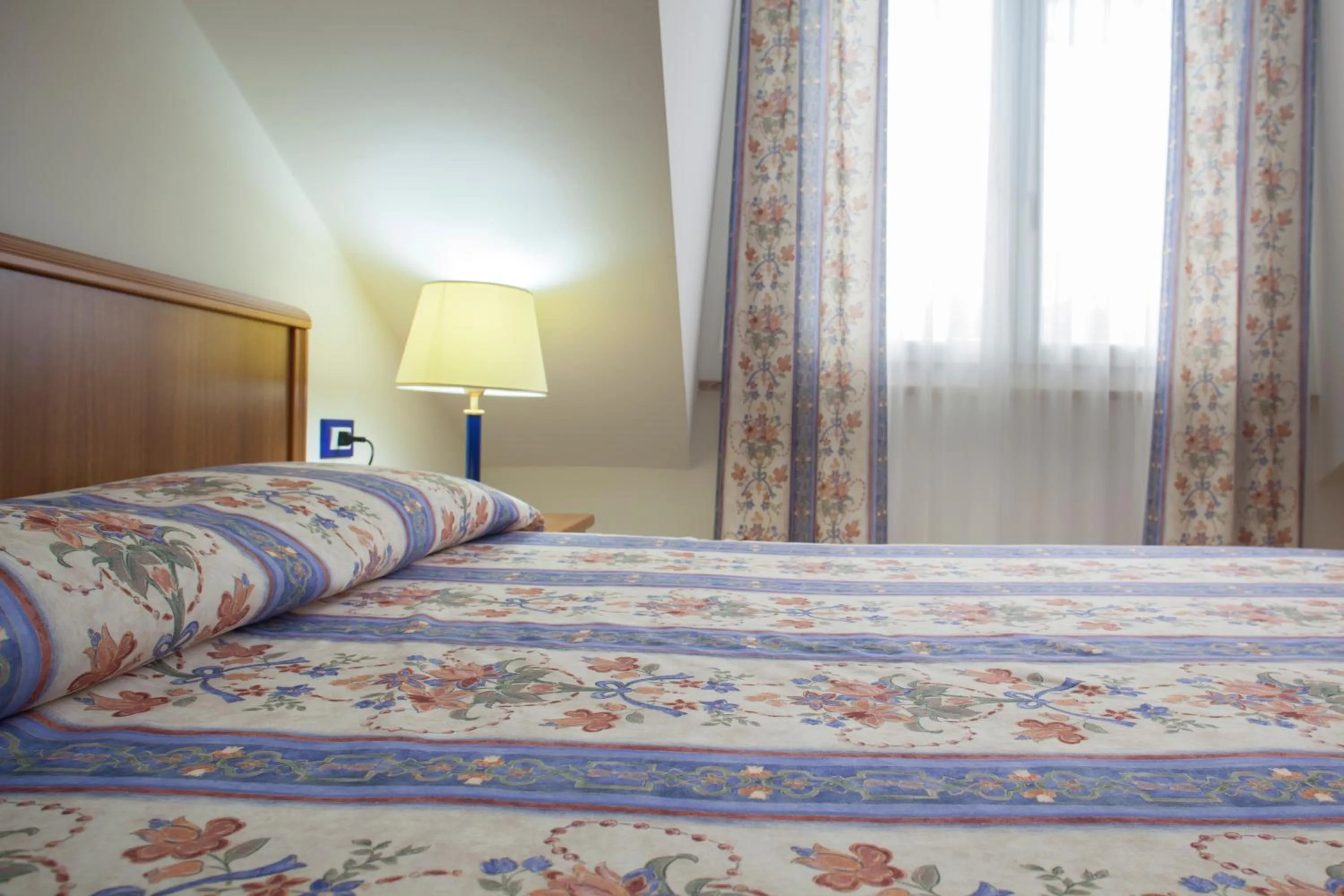 Bedroom, Bed in Hotel Caracas