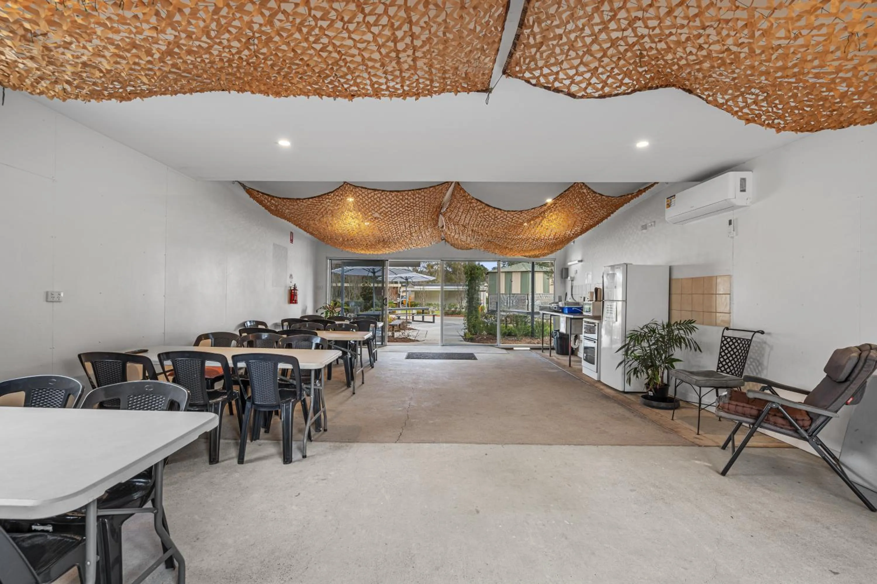 Seating area in Crows Nest Tourist Park