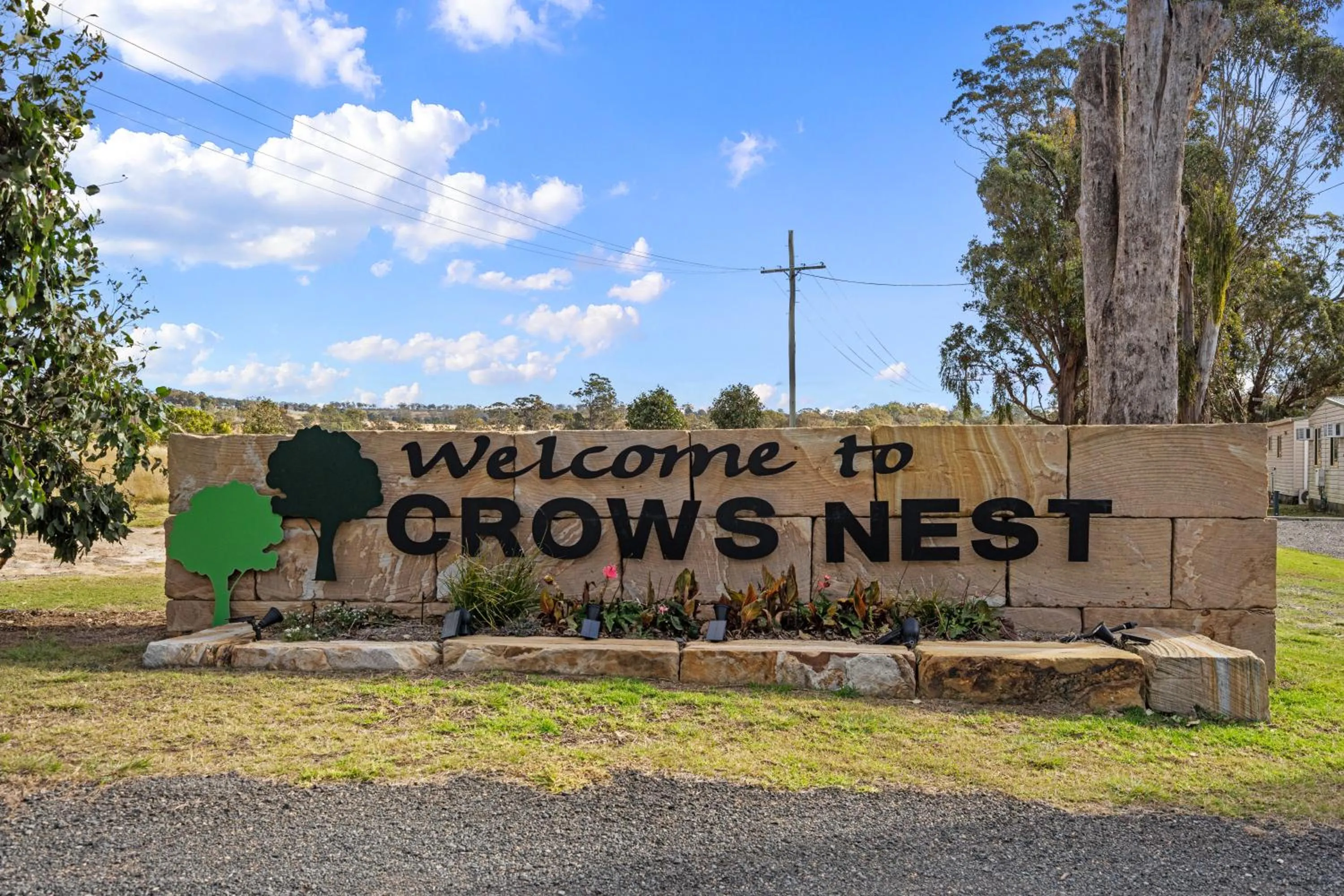 Property logo or sign in Crows Nest Tourist Park