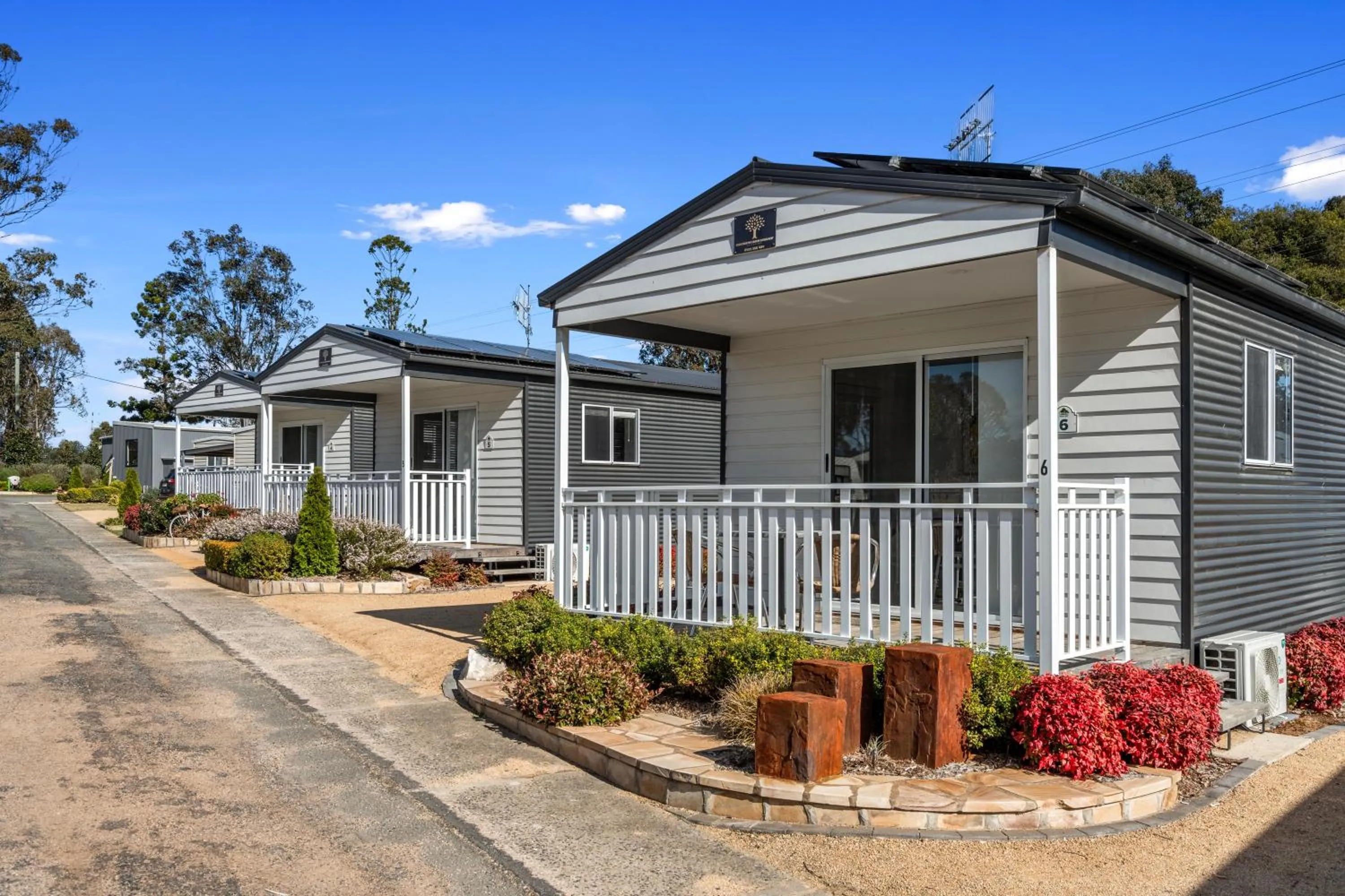 Property building in Crows Nest Tourist Park