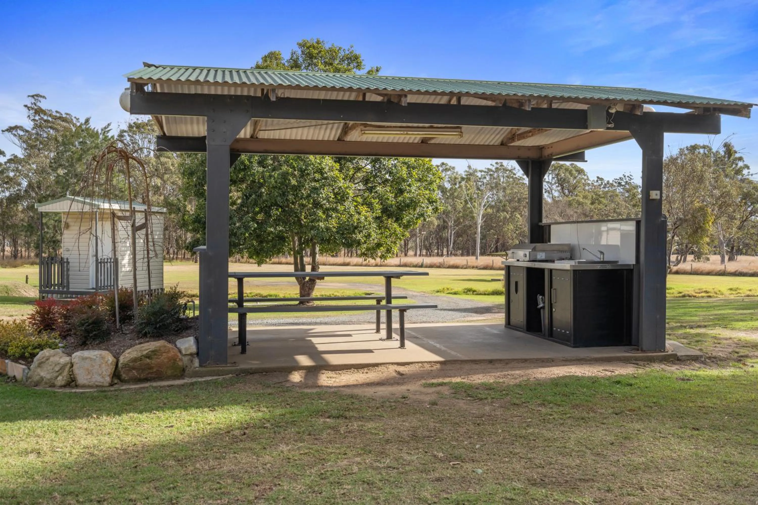 BBQ facilities in Crows Nest Tourist Park