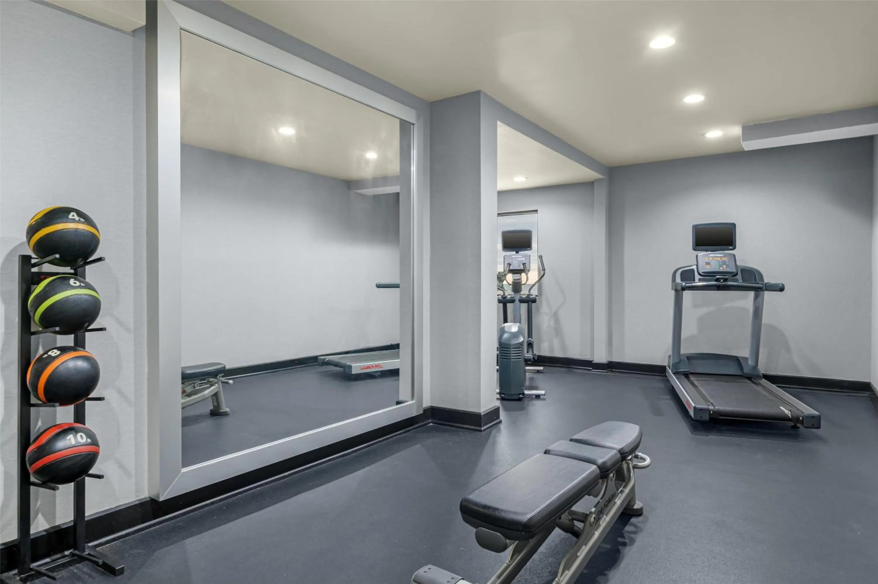 Fitness centre/facilities in Hampton Inn Virginia Beach Oceanfront North