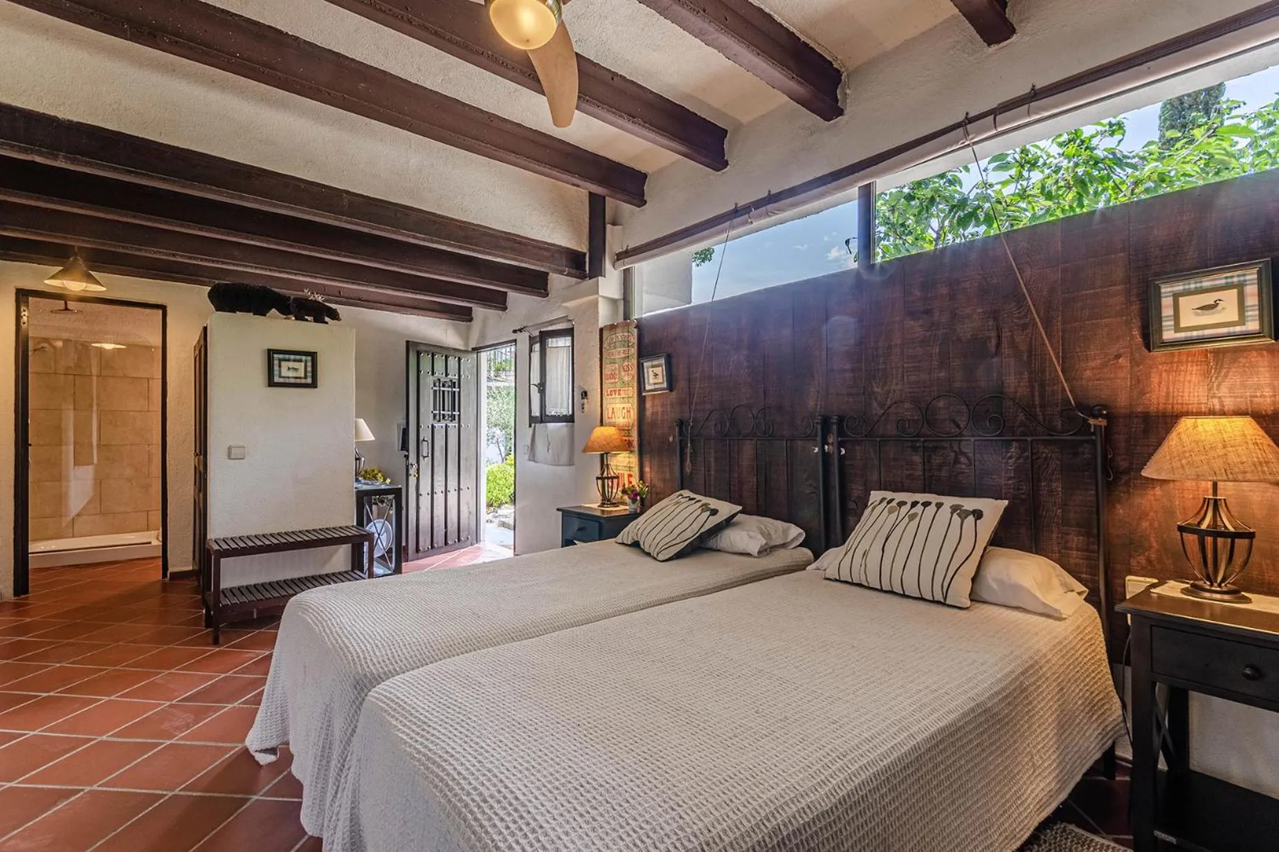 Photo of the whole room, Bed in Comarquinal Bioresort Penedes